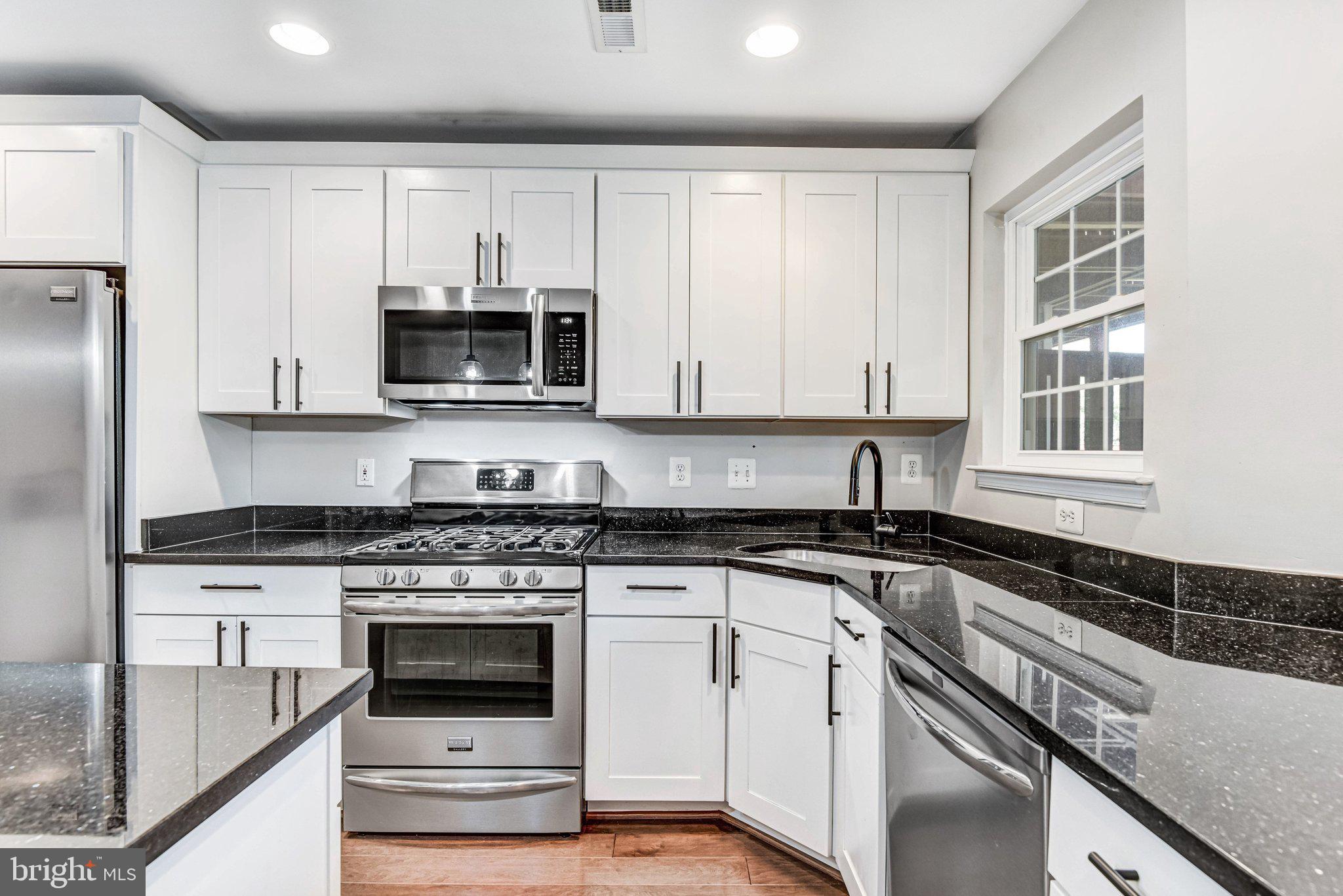 TRAILSIDE - Residential