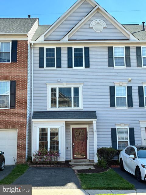 22142 TRAILSIDE SQUARE STERLING VA 20164