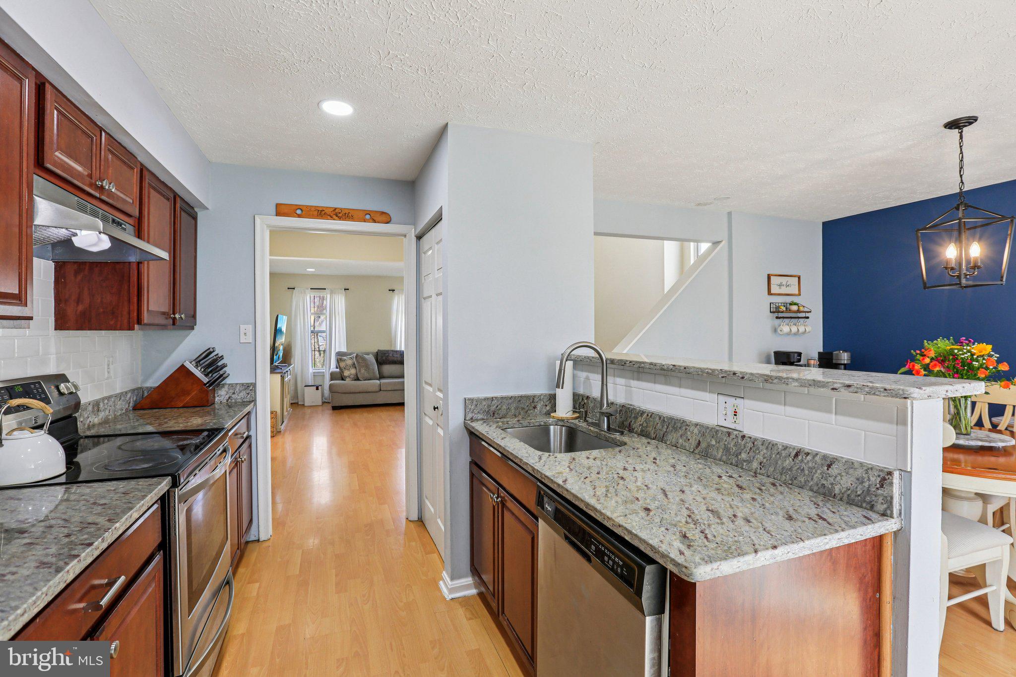 STRATFORD SQUARE - Residential