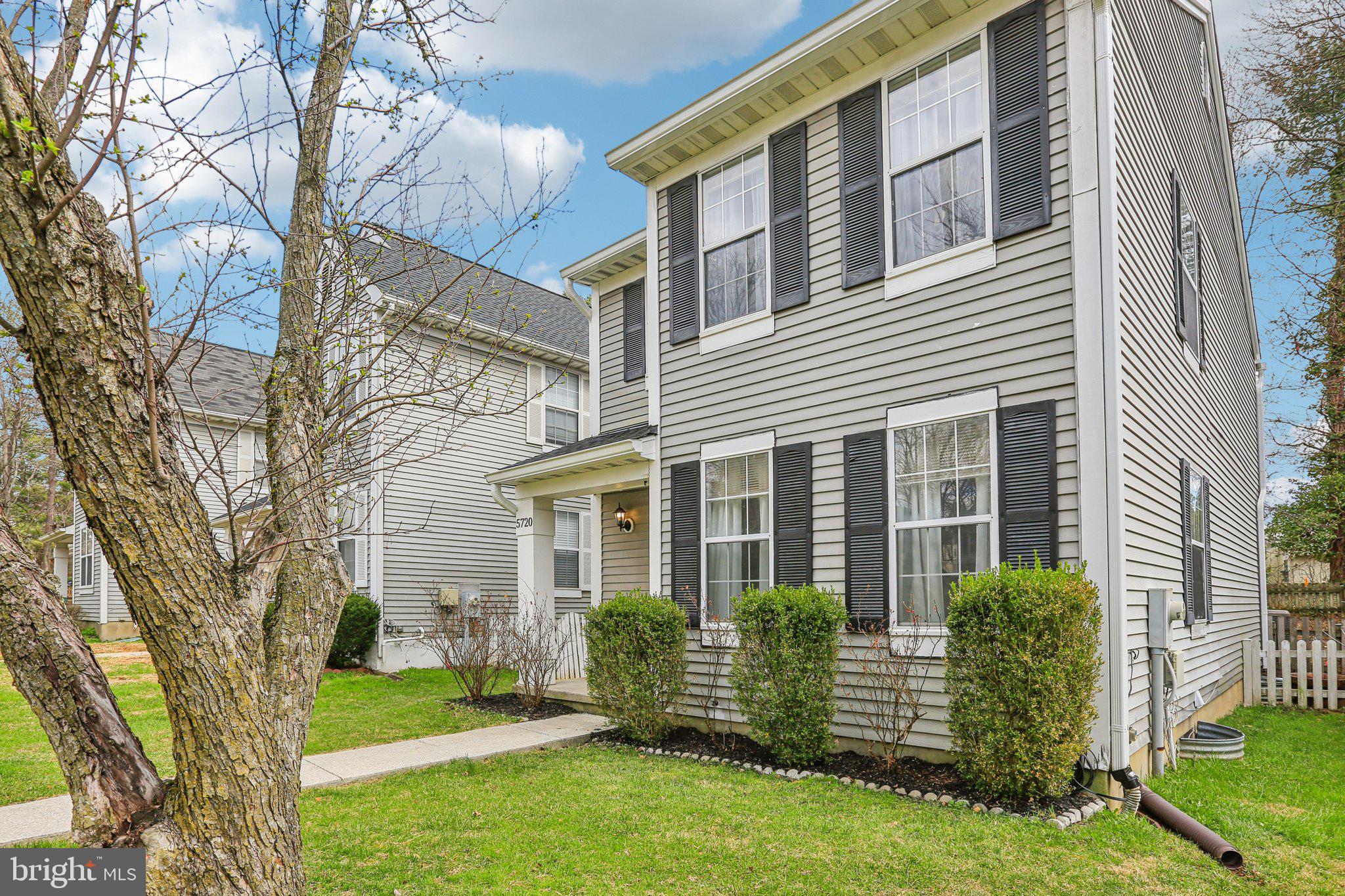 STRATFORD SQUARE - Residential