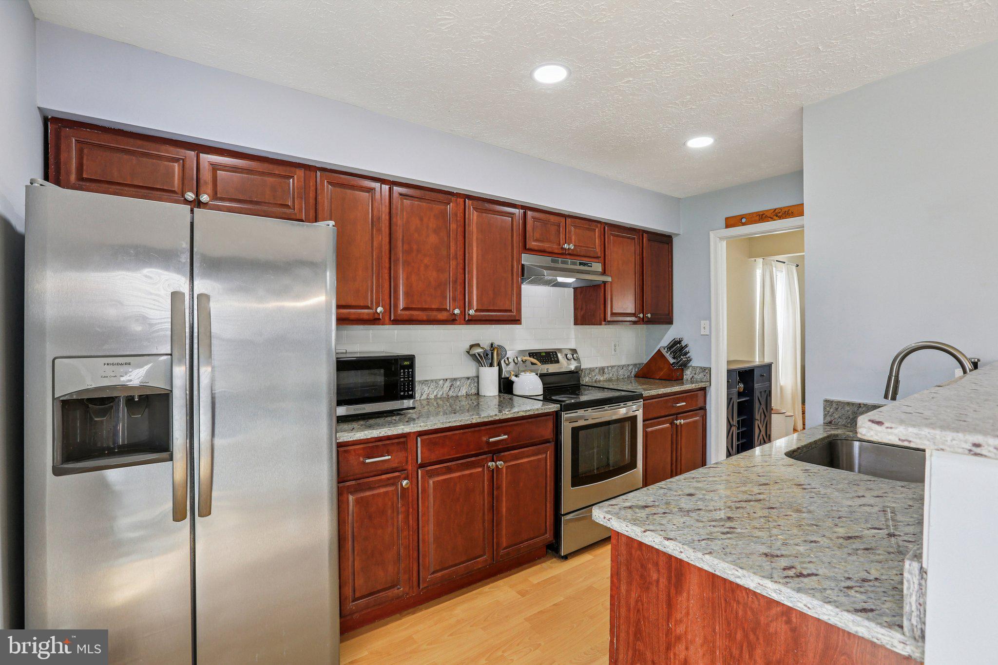 STRATFORD SQUARE - Residential