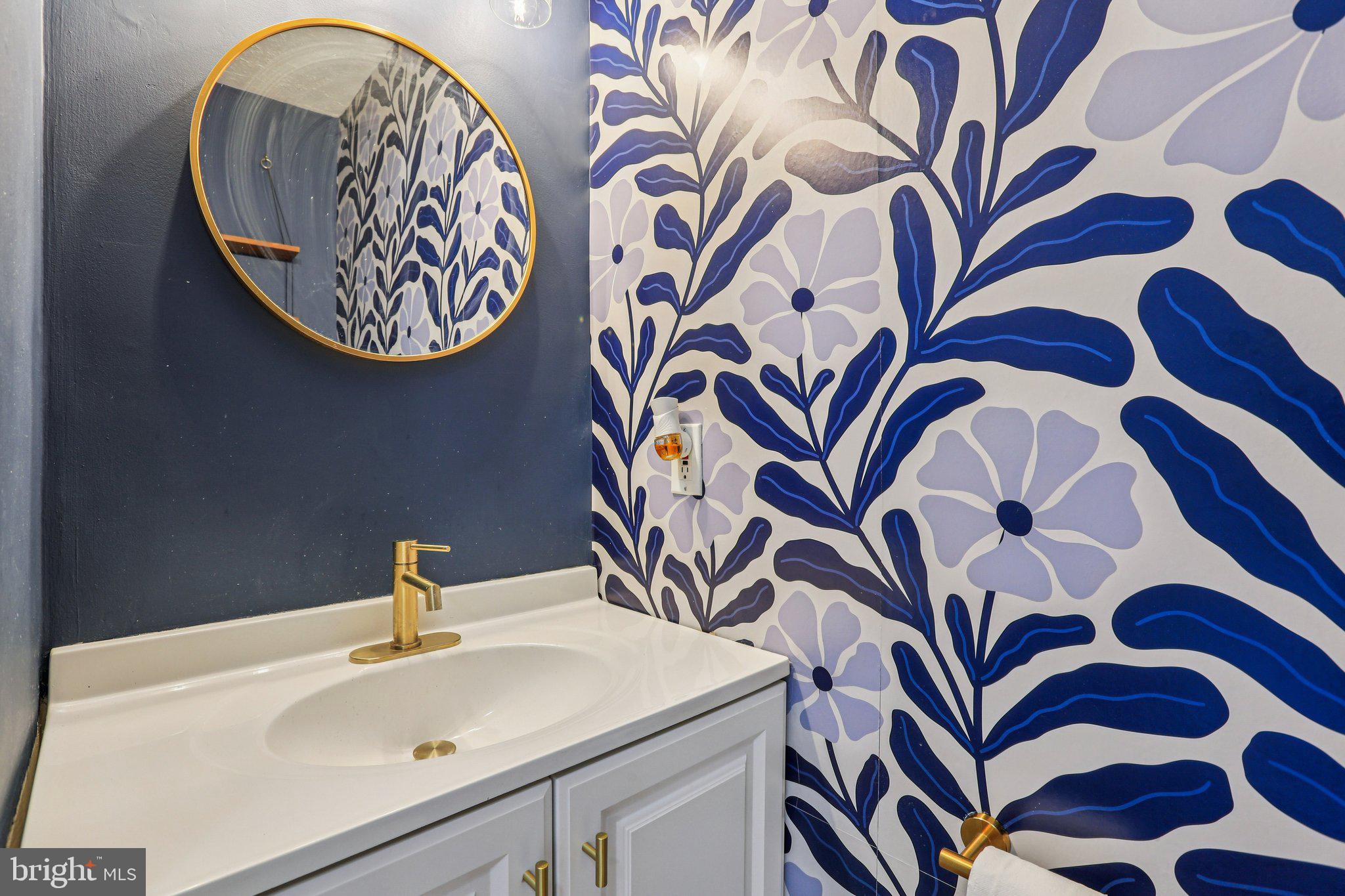 STRATFORD SQUARE - Residential