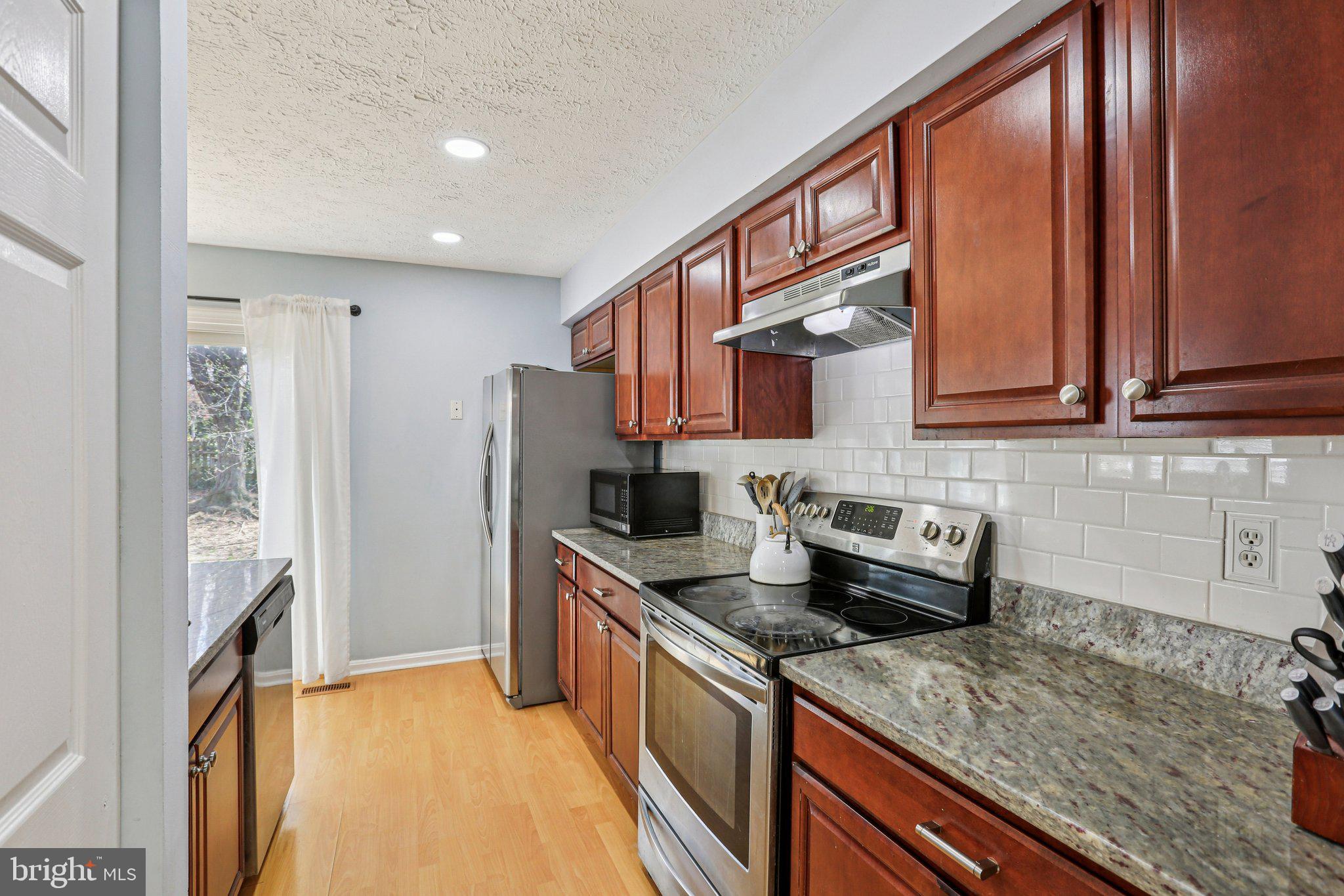 STRATFORD SQUARE - Residential