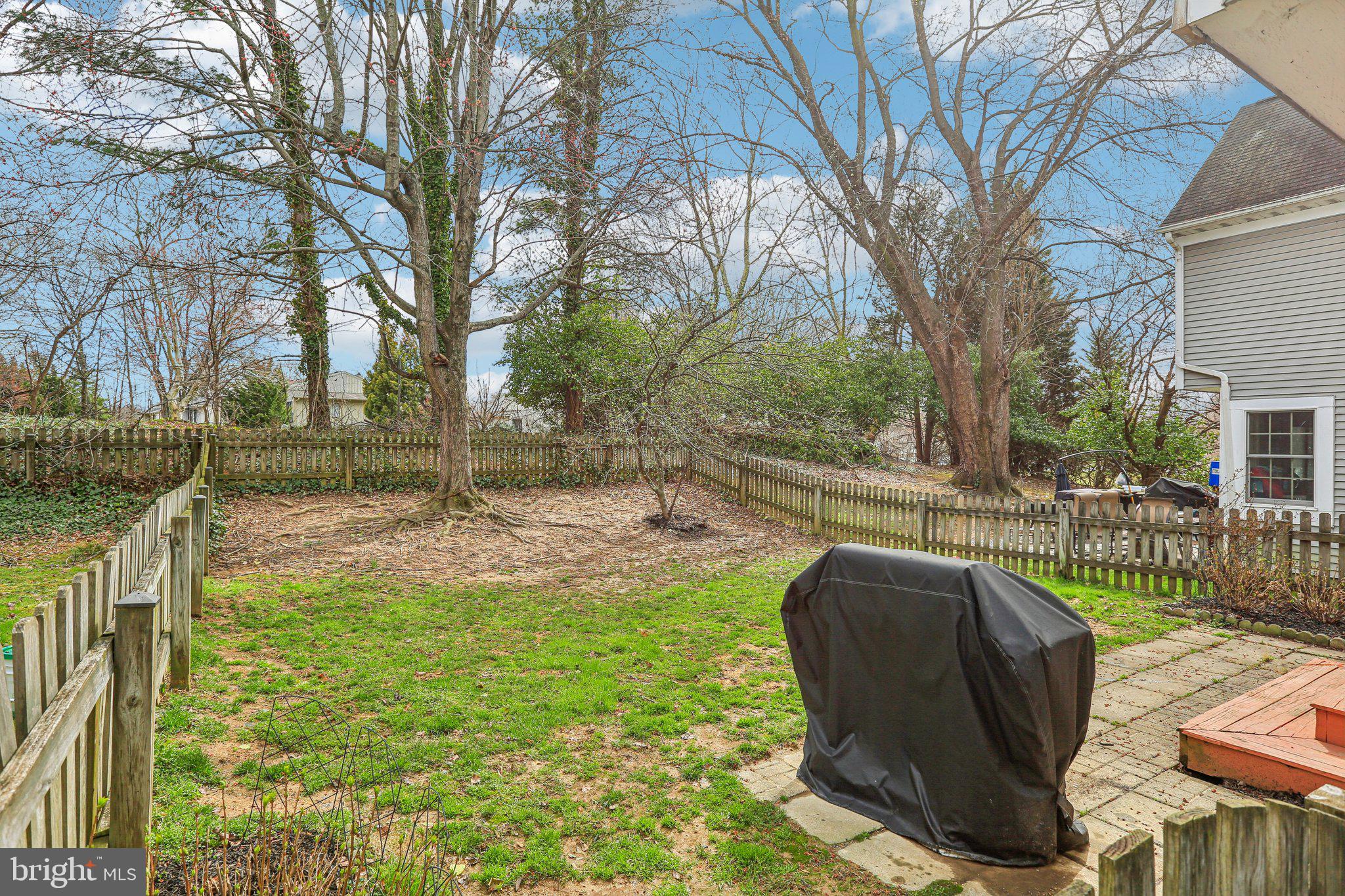 STRATFORD SQUARE - Residential