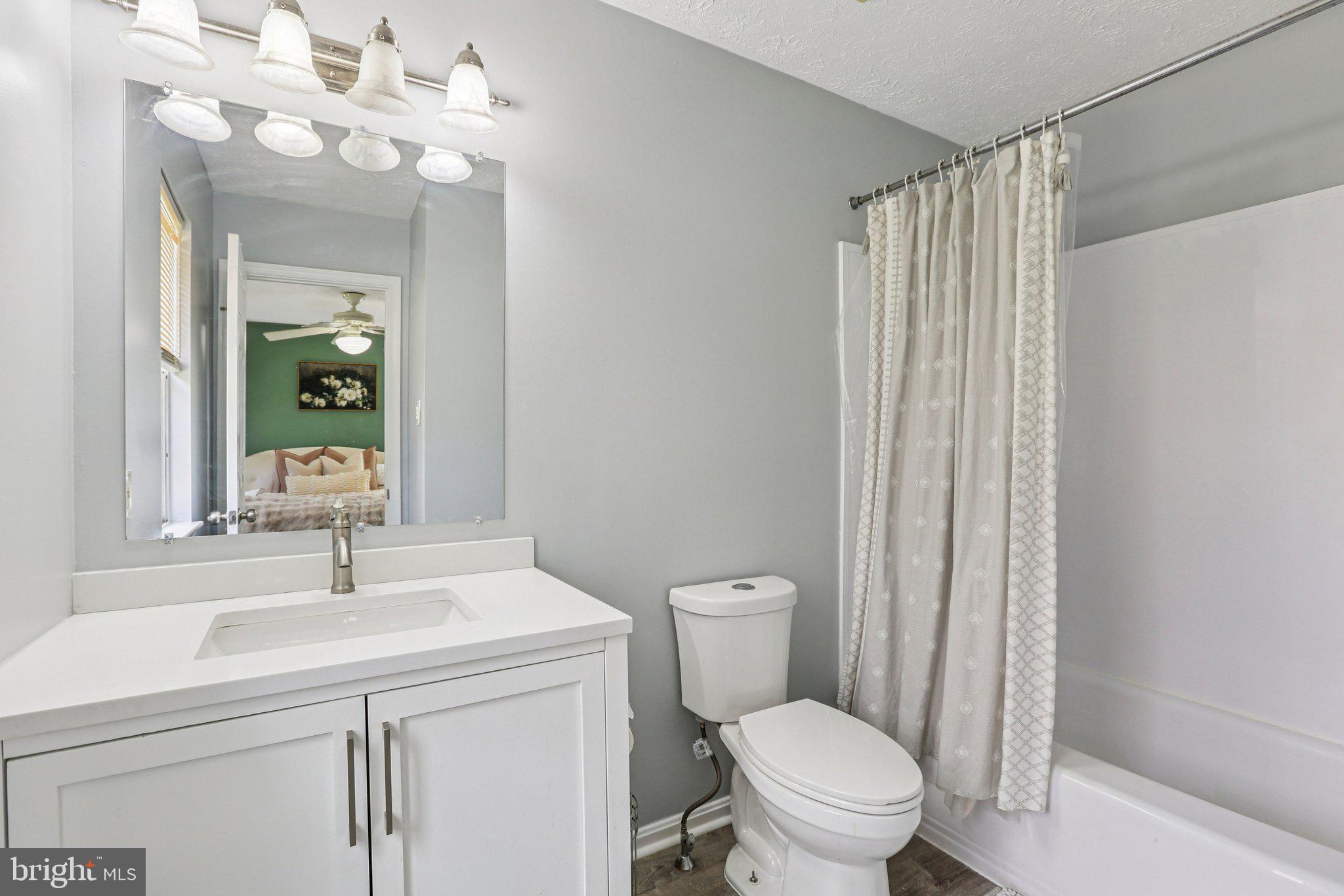 STRATFORD SQUARE - Residential