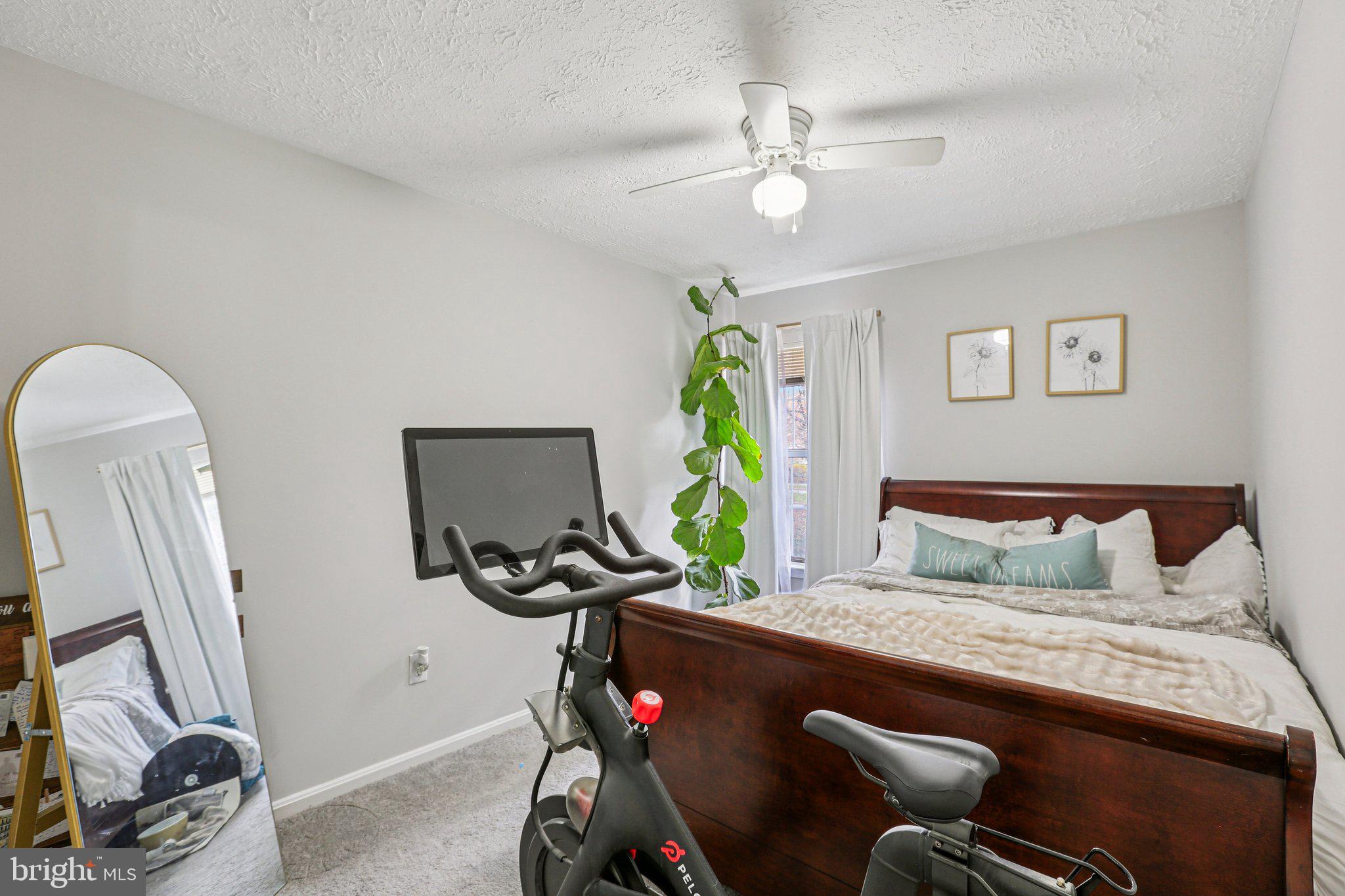 STRATFORD SQUARE - Residential