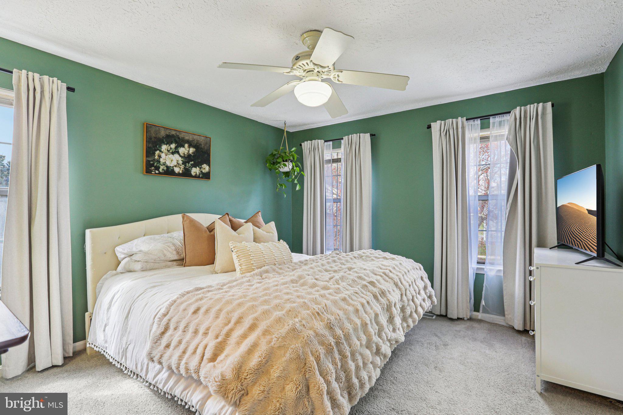 STRATFORD SQUARE - Residential