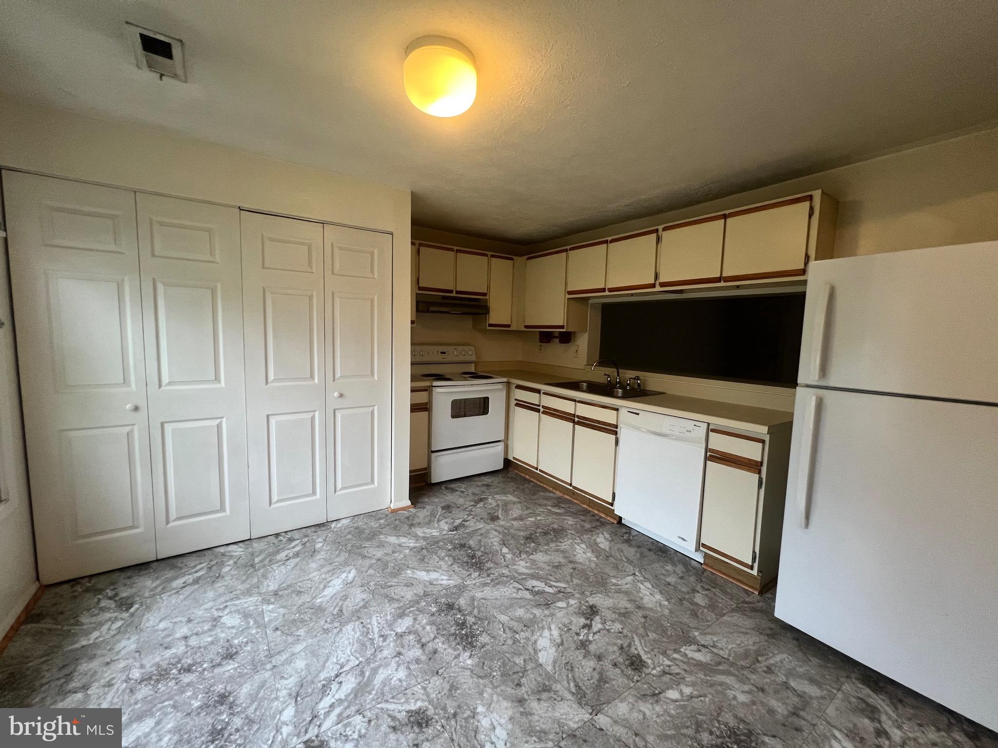 GERMANTOWN - Residential Lease