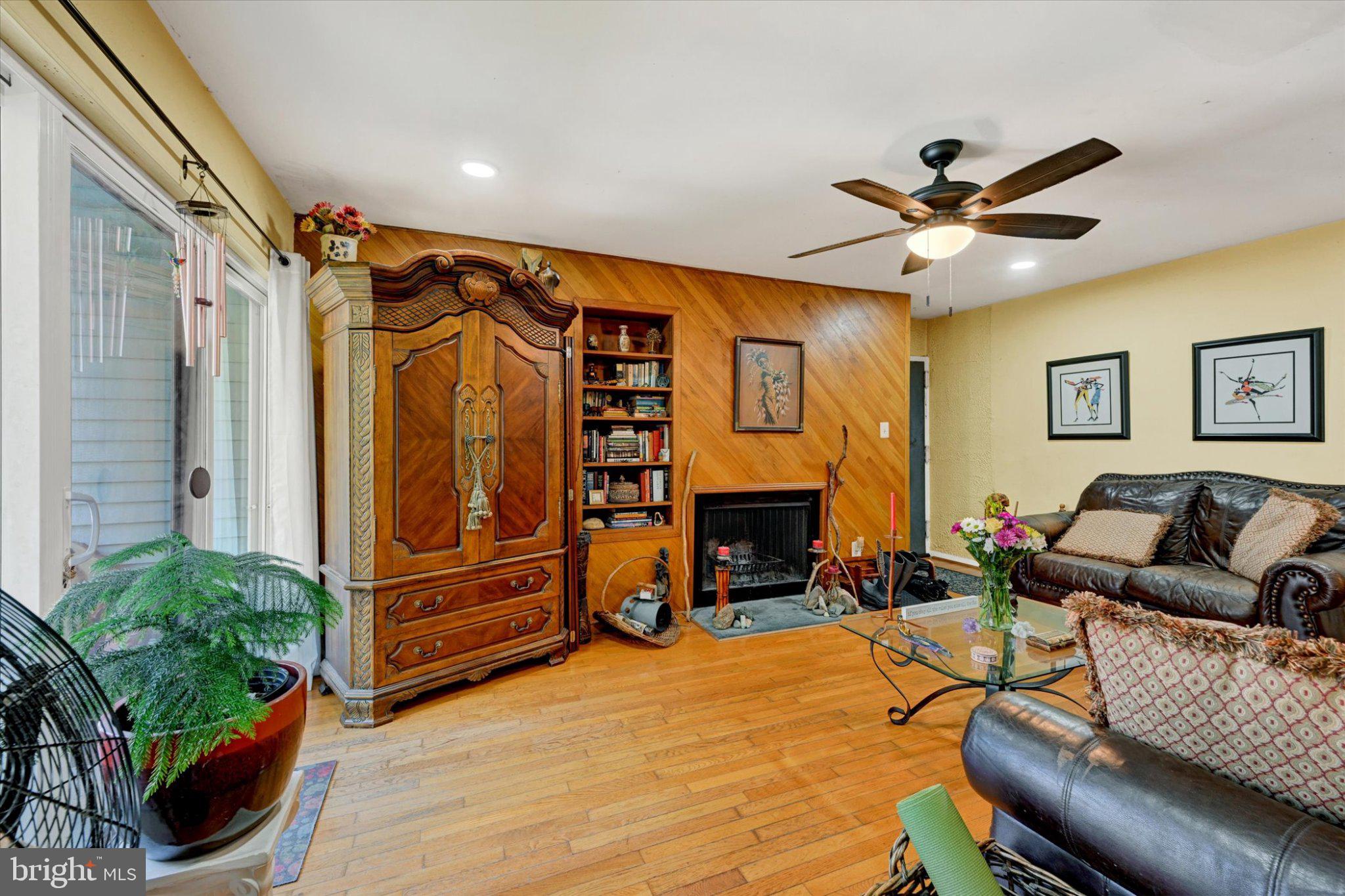 136 DUVALL LANE 102