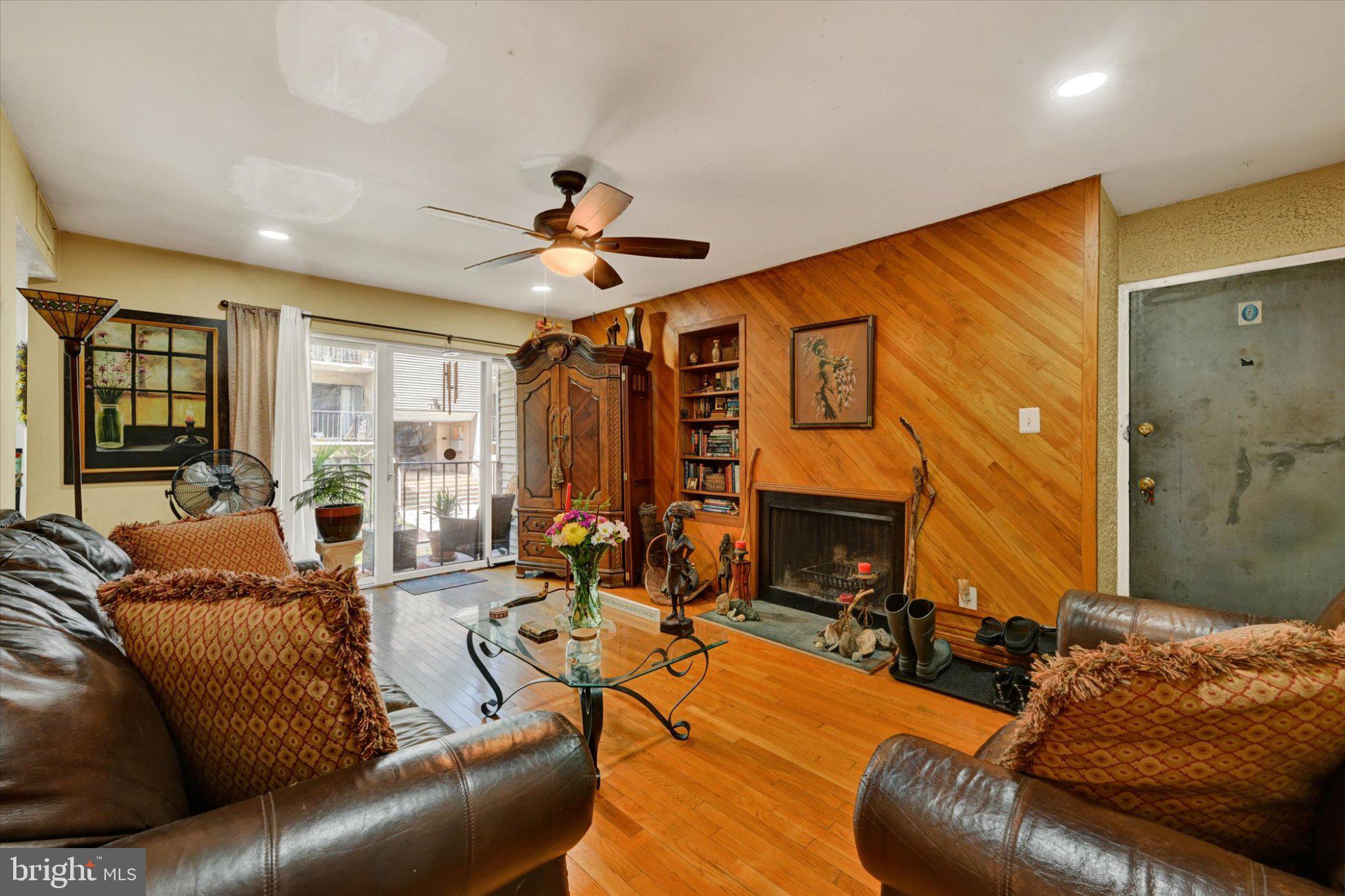 136 DUVALL LANE 102