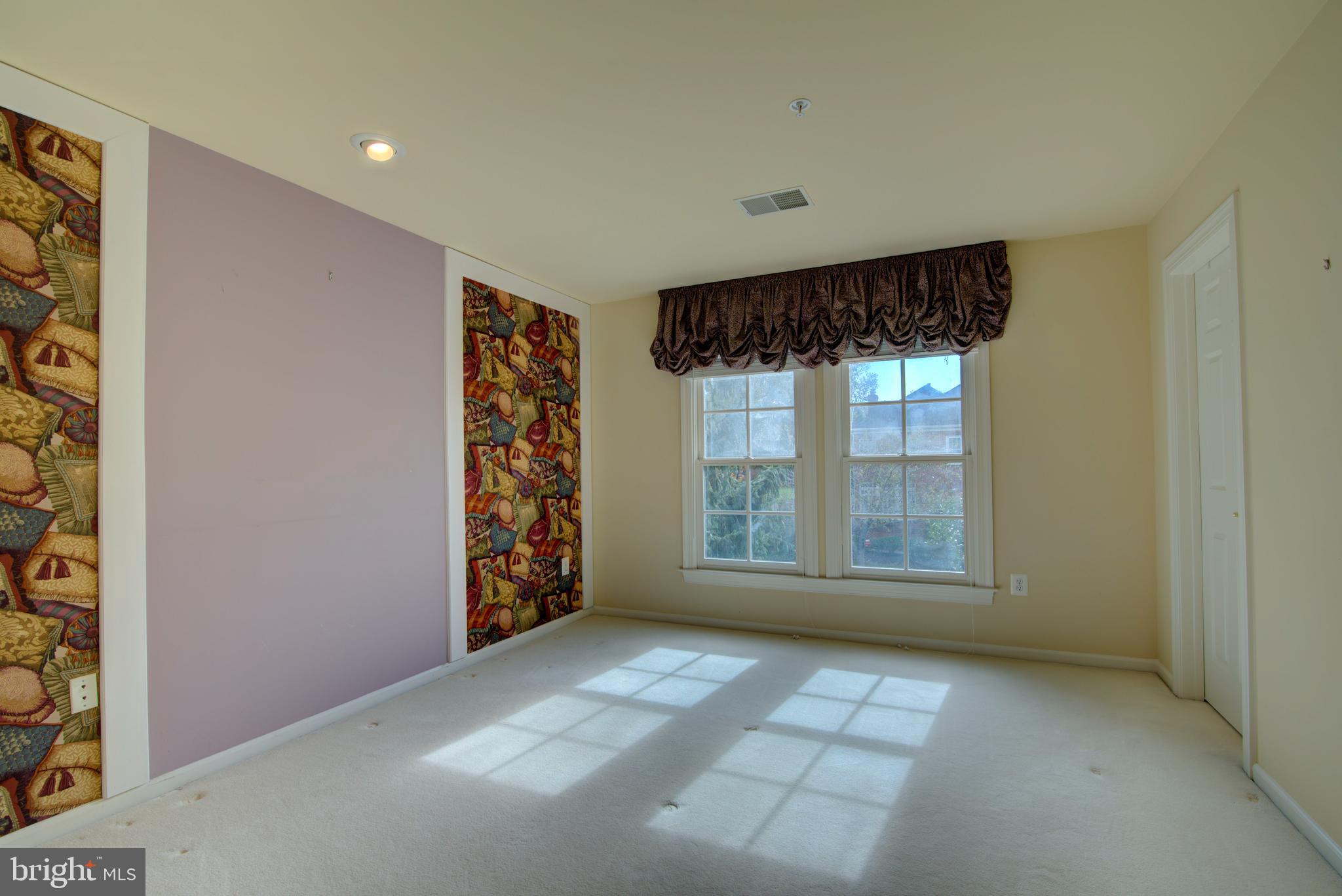 RIVER CREEK - Residential