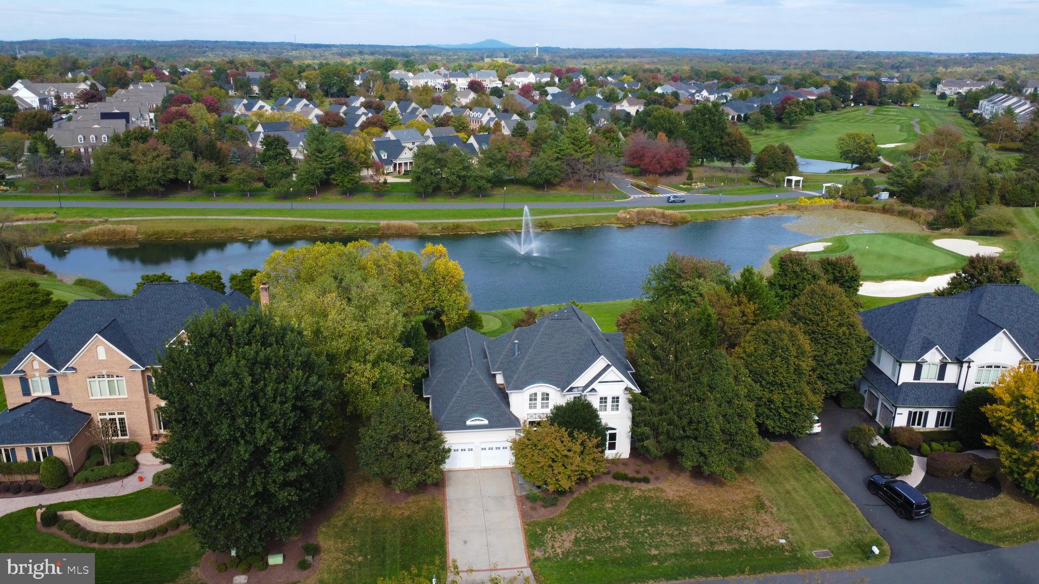 RIVER CREEK - Residential