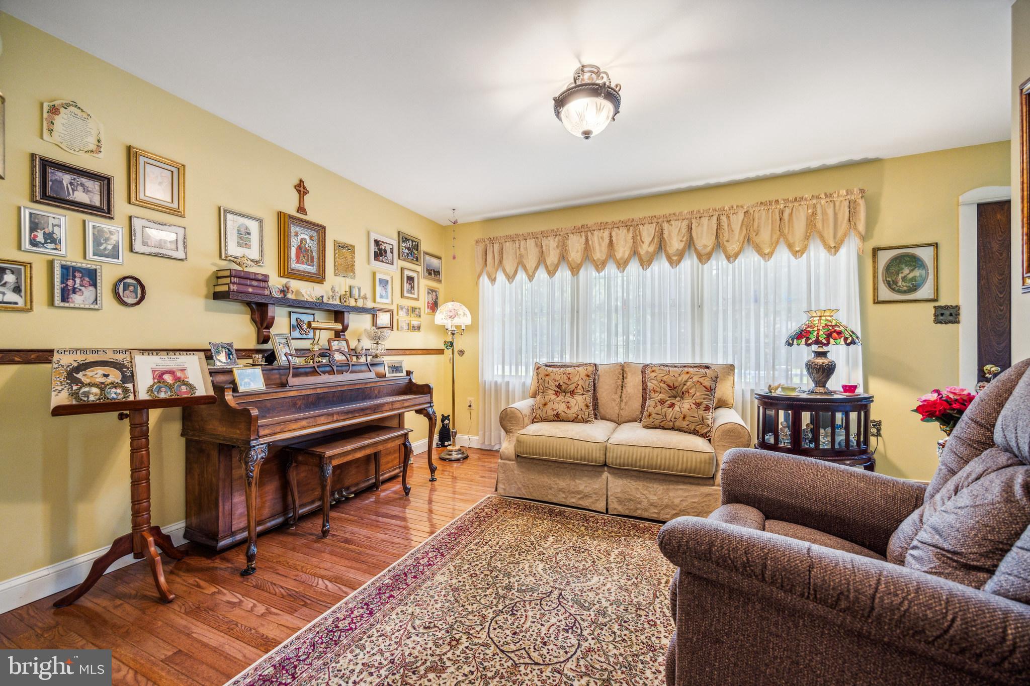 201 WALNUT AVENUE