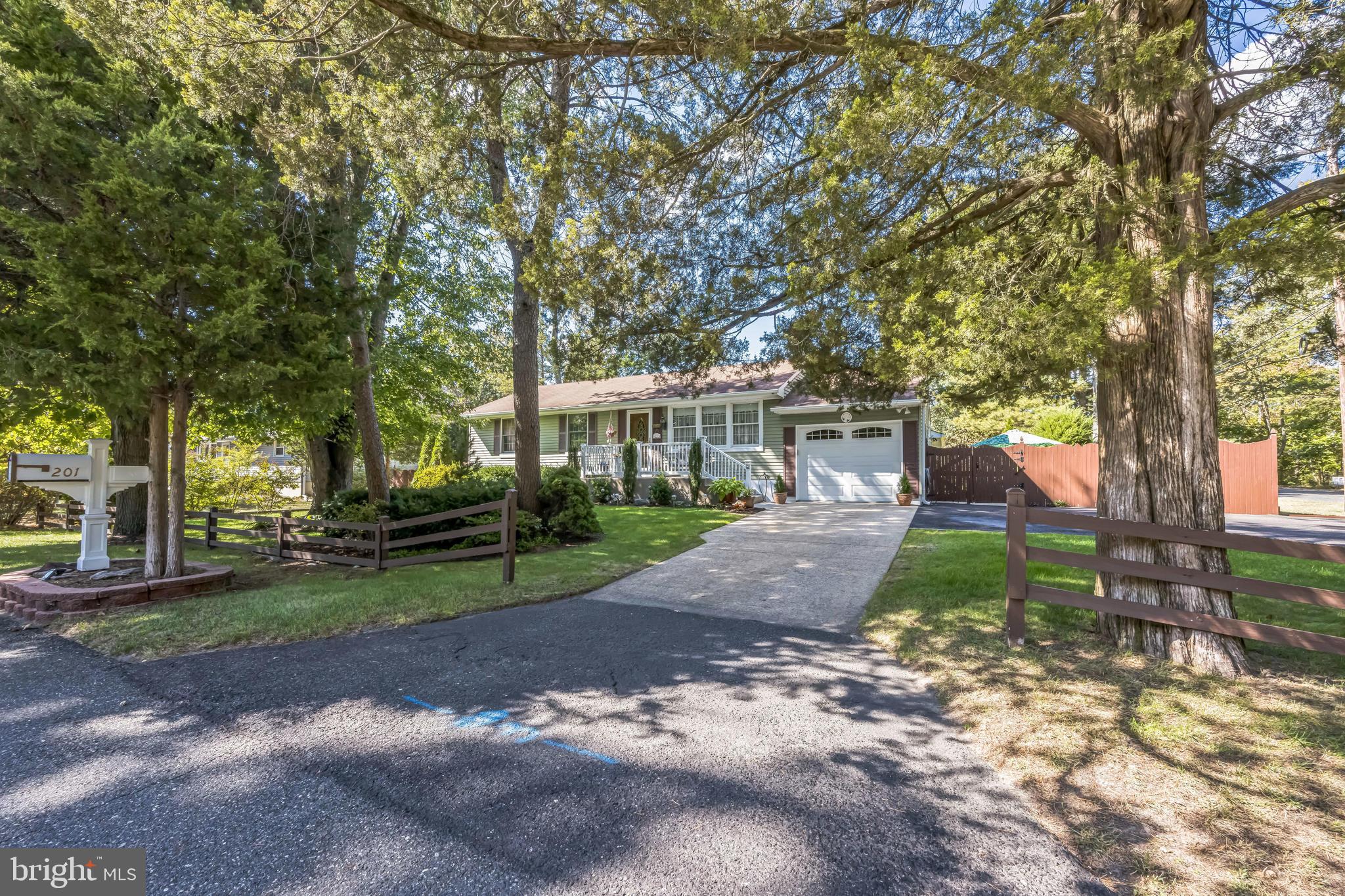 201 WALNUT AVENUE