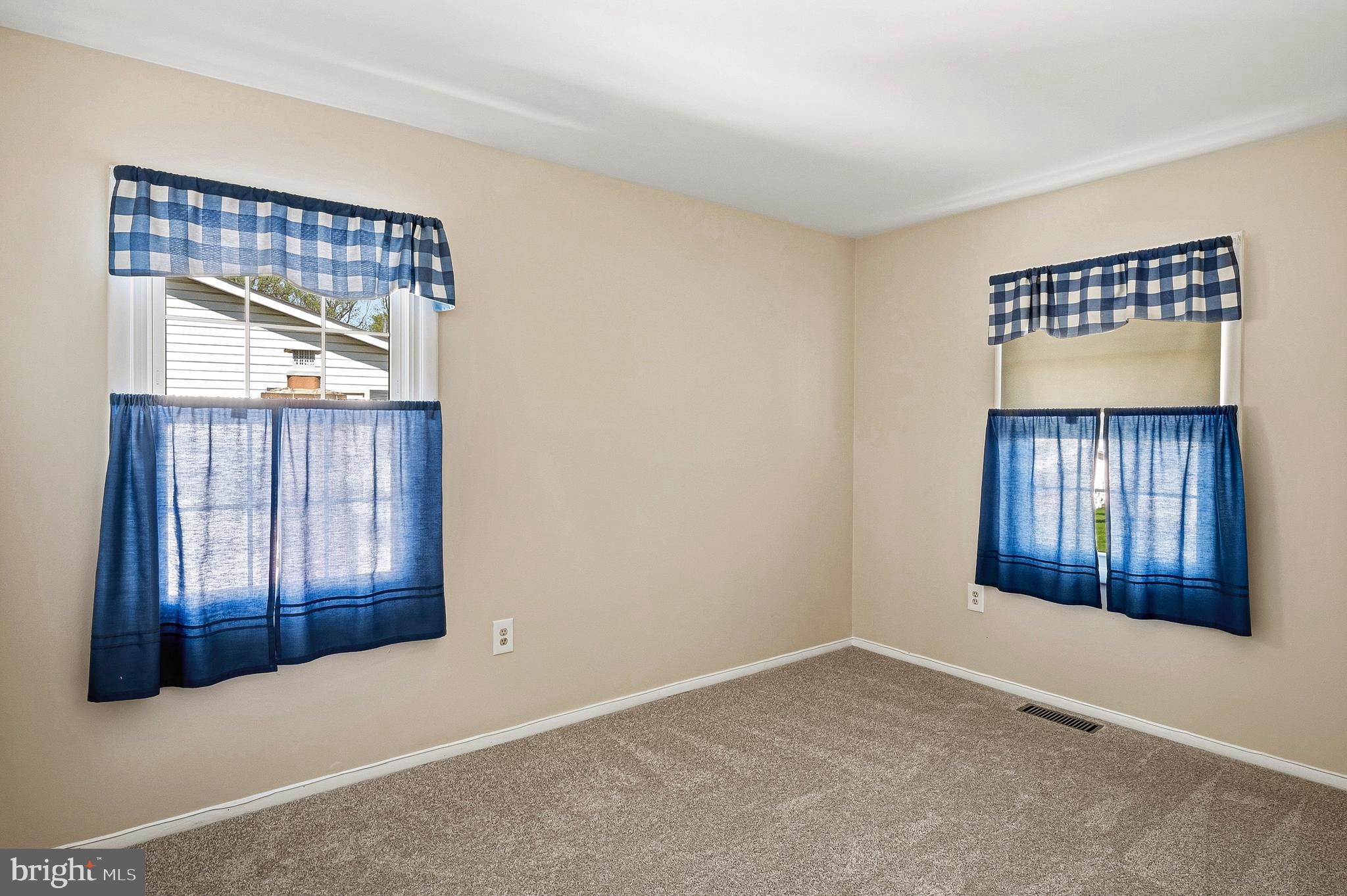 FOUR SEASONS ESTATES - Residential