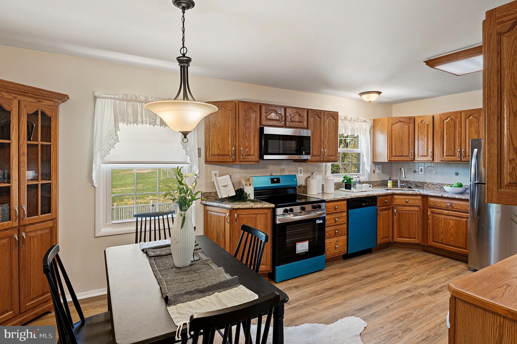 FOUR SEASONS ESTATES - Residential