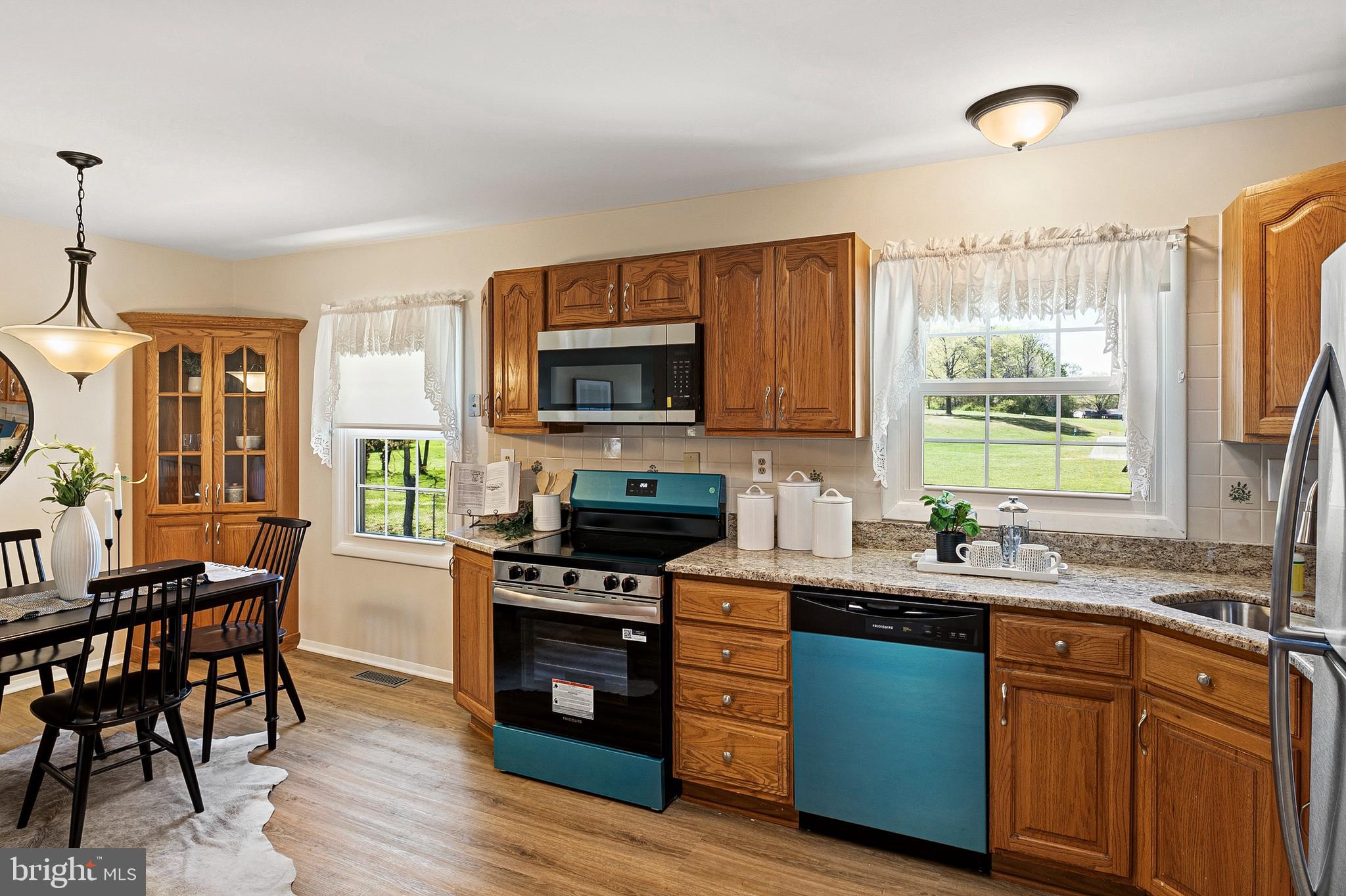 FOUR SEASONS ESTATES - Residential