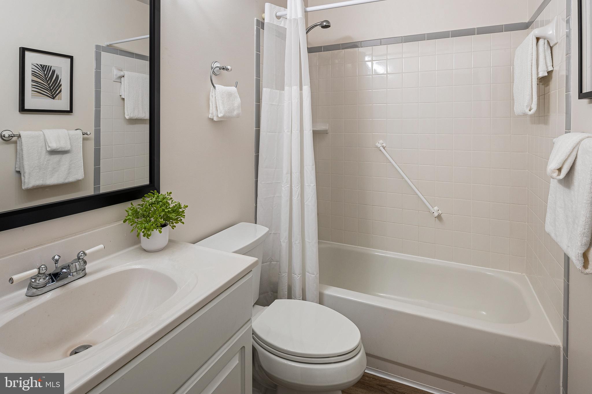 FOUR SEASONS ESTATES - Residential