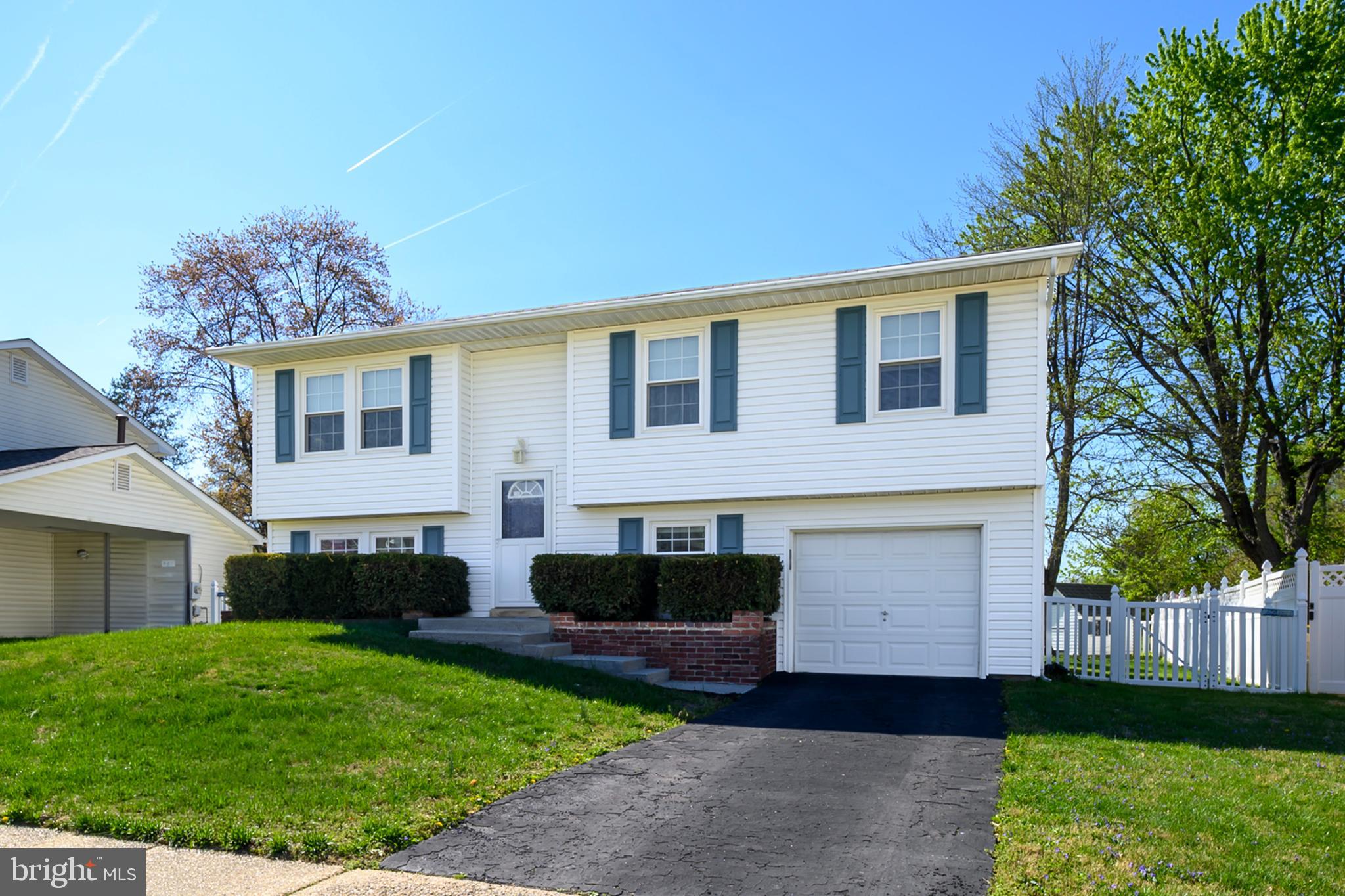 FOUR SEASONS ESTATES - Residential