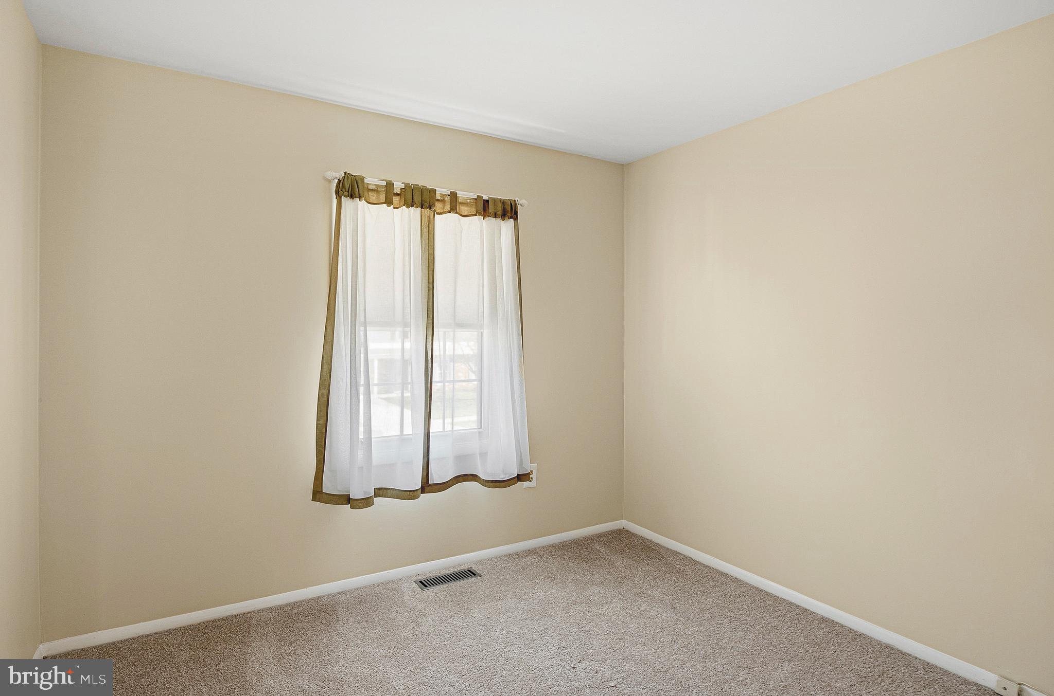 FOUR SEASONS ESTATES - Residential