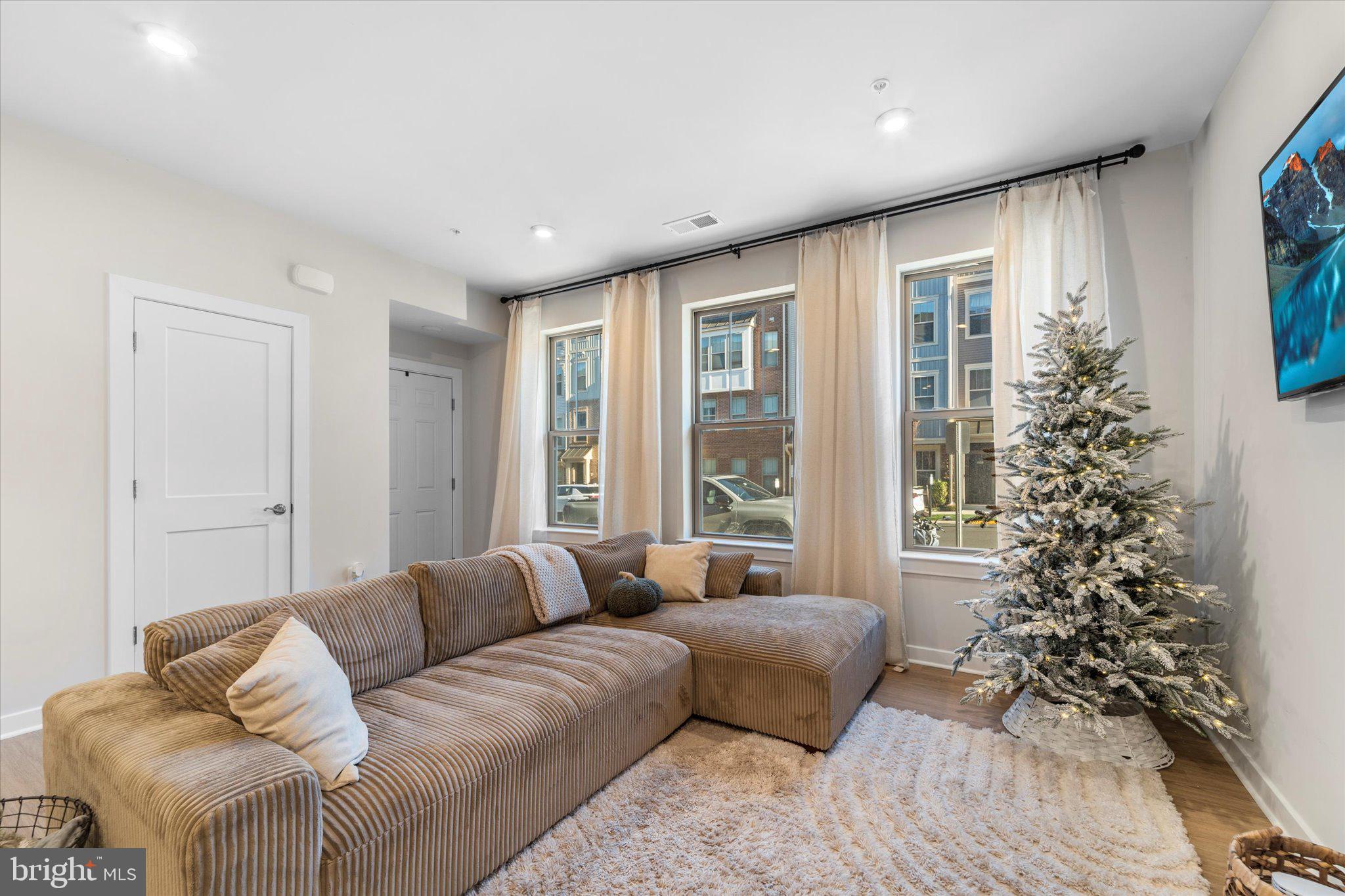 203 PARK CENTRAL TERRACE