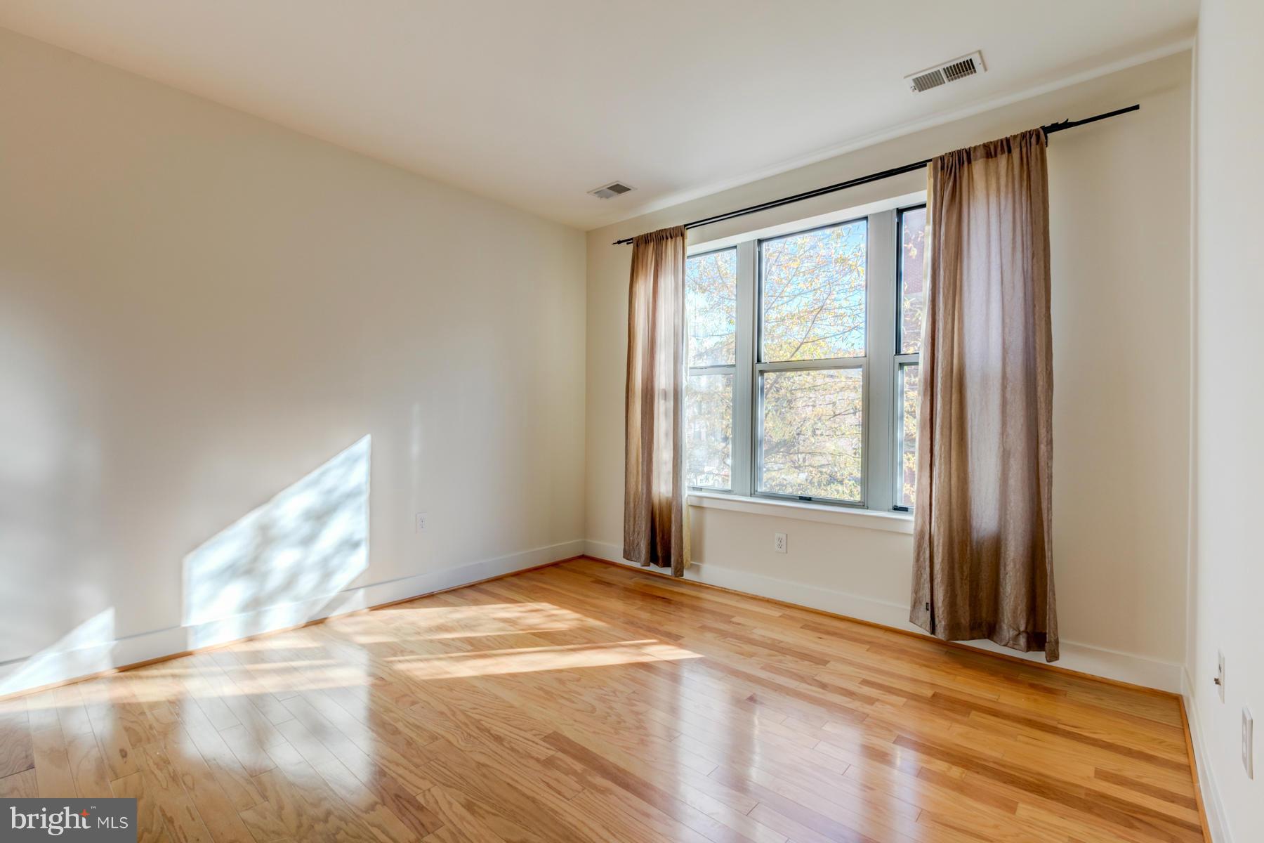 1800 WILSON - Residential Lease