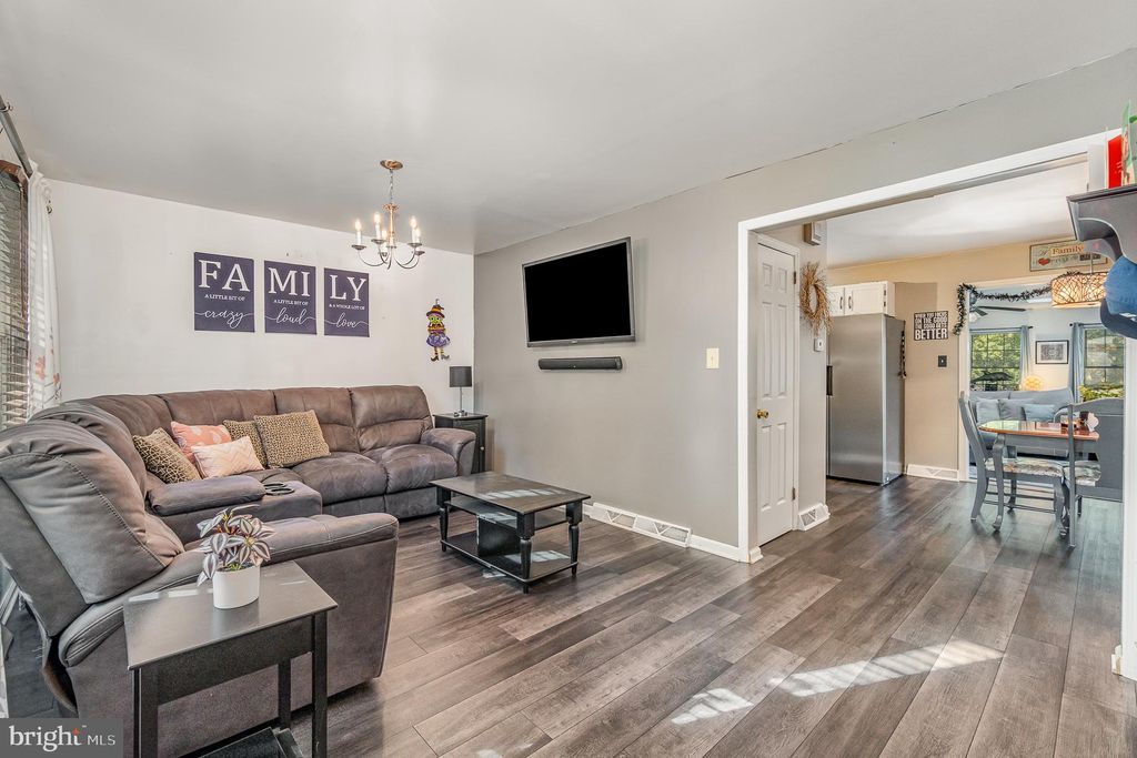 Photo of 1629 Colchester Drive, Lancaster, PA 17603 (MLS # PALA2042488)