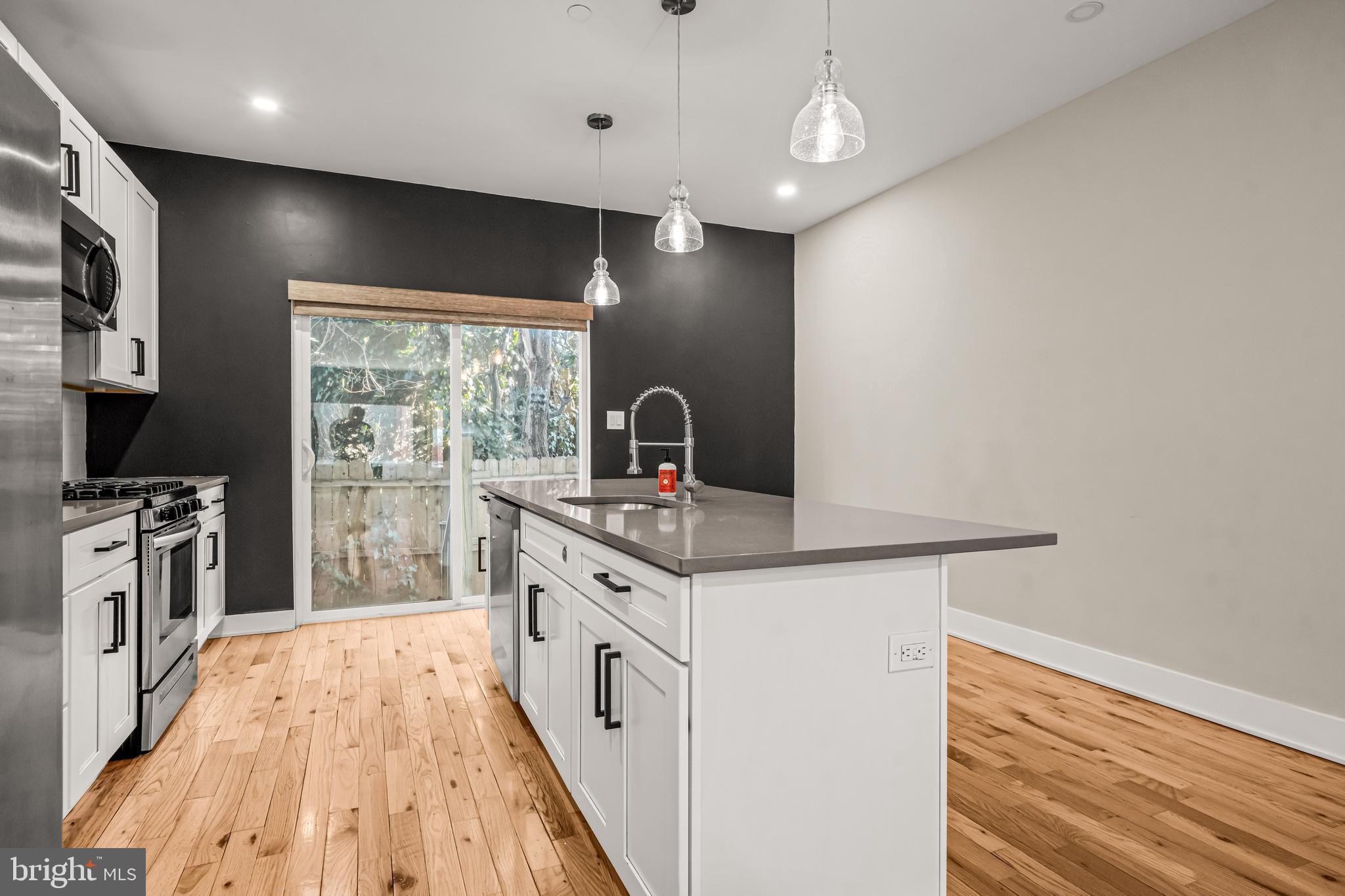 PORT RICHMOND - Residential