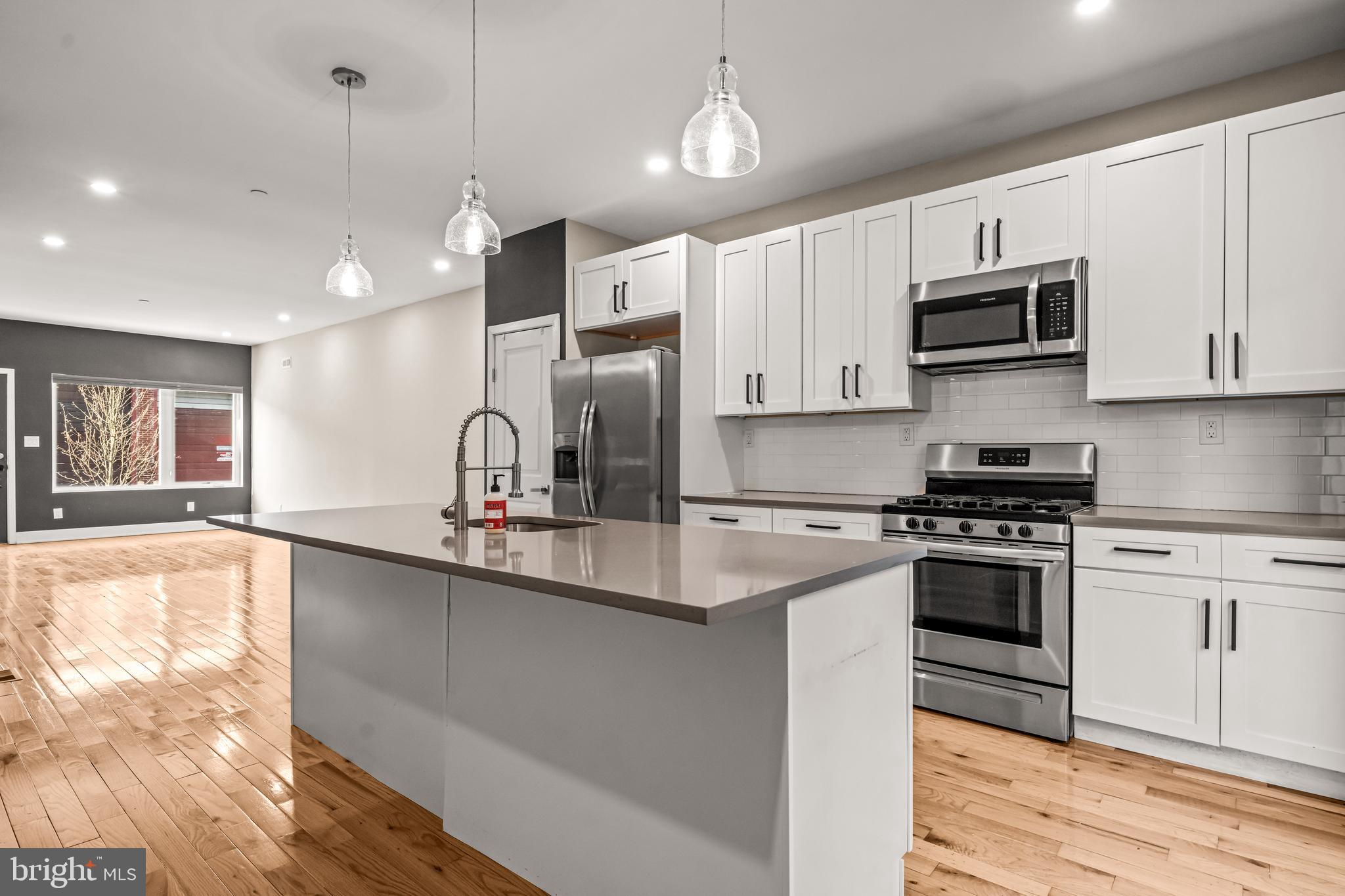 PORT RICHMOND - Residential