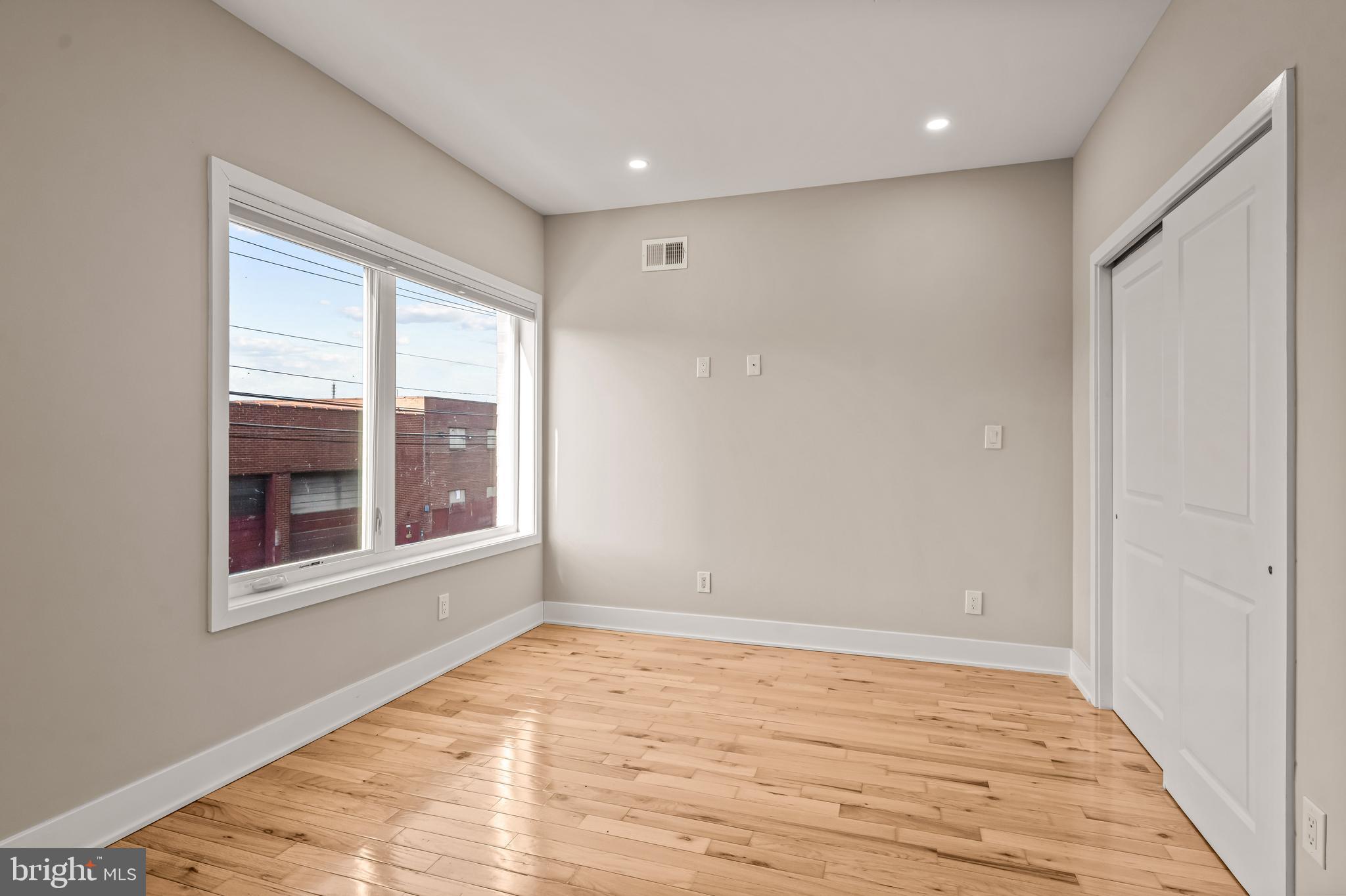 PORT RICHMOND - Residential