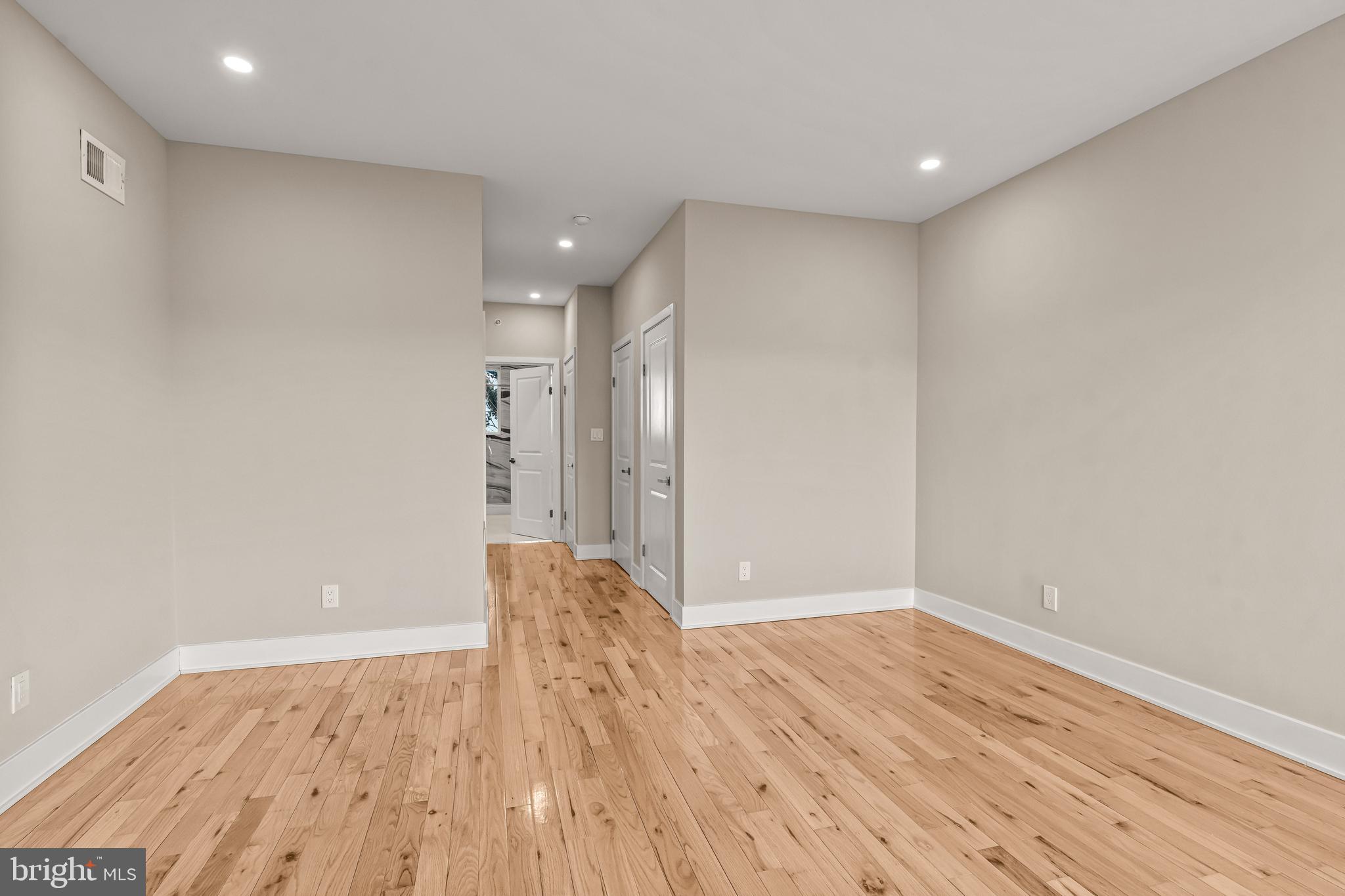 PORT RICHMOND - Residential