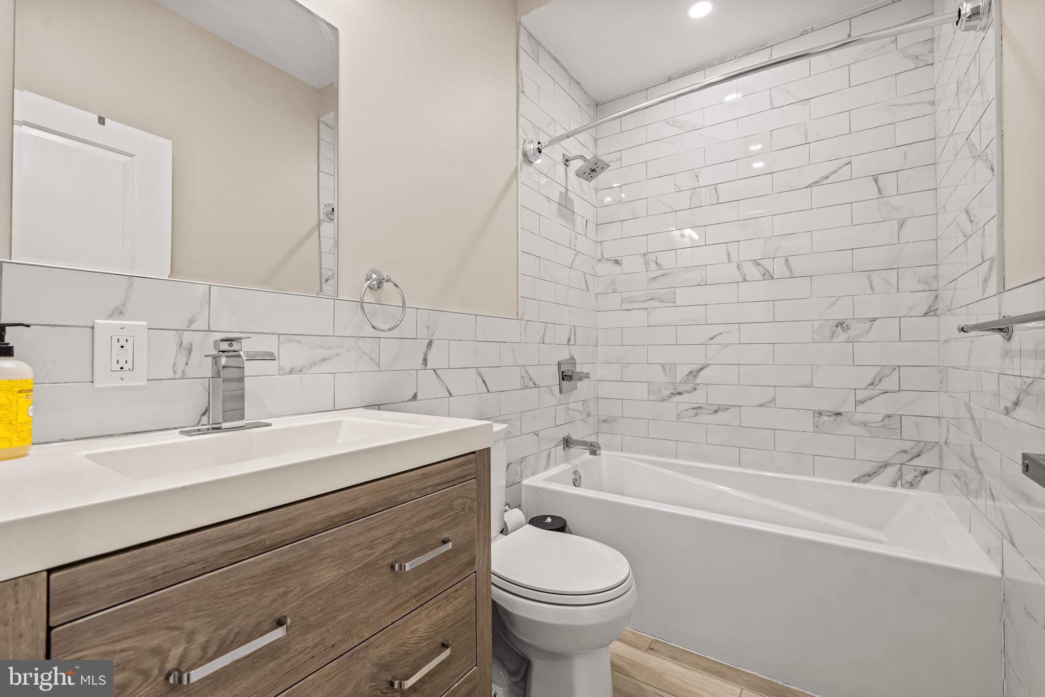 PORT RICHMOND - Residential