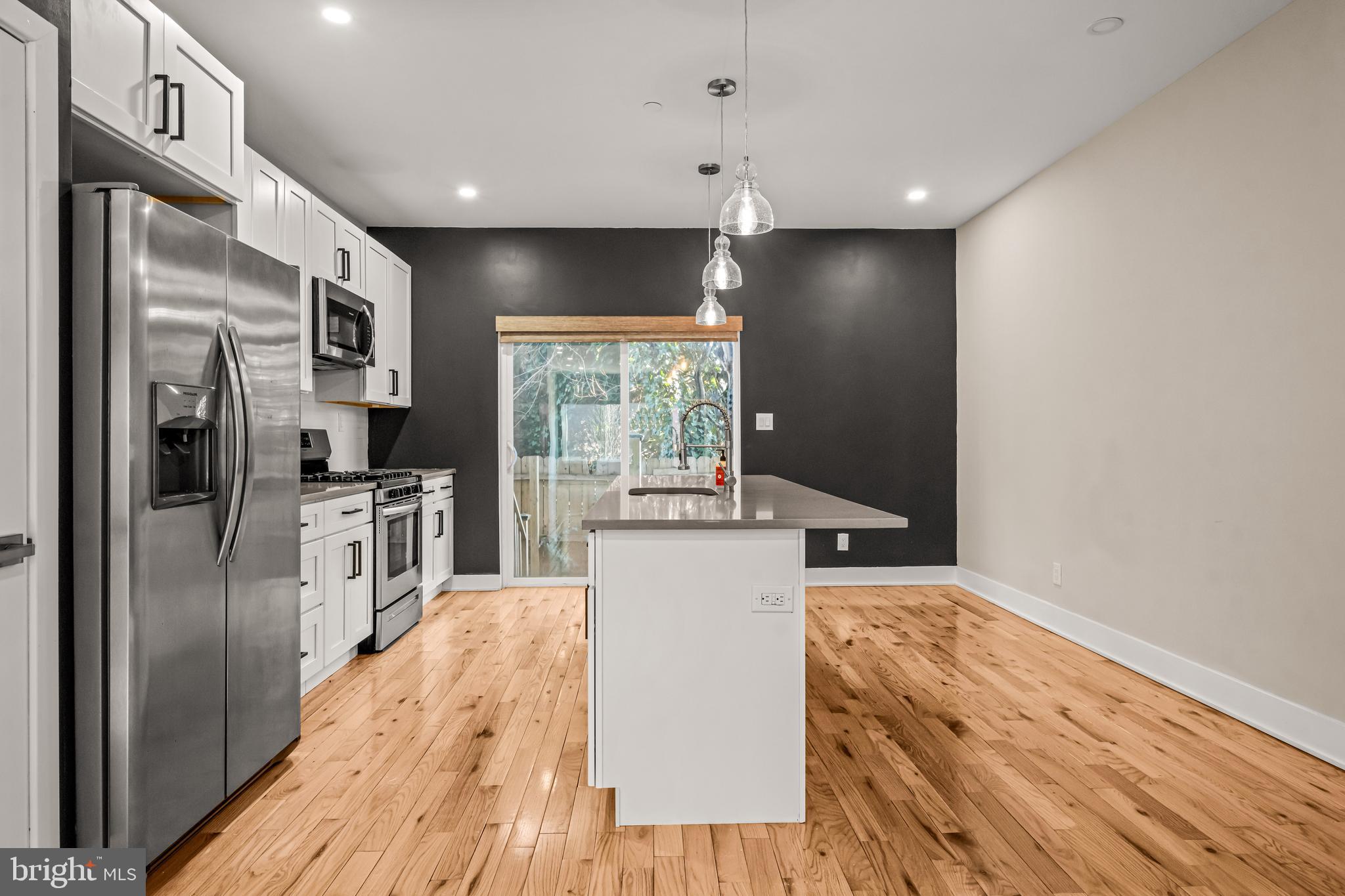 PORT RICHMOND - Residential