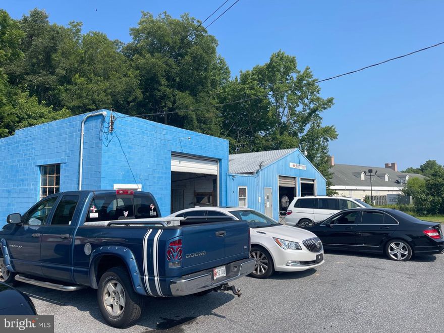 This conveniently located 1+ acre commercial site neighbors the Princess Anne University Village shopping center, Ceasar's Pizza Palace , Lower Shore Immediate Care along with other active office and business uses.
Contact the listing agent for details as to allowed commercial uses and potential further expansion/acreage that is currently available.   

Please contact L.A. for any questions; do not disturb current employees at active automotive service facility.
