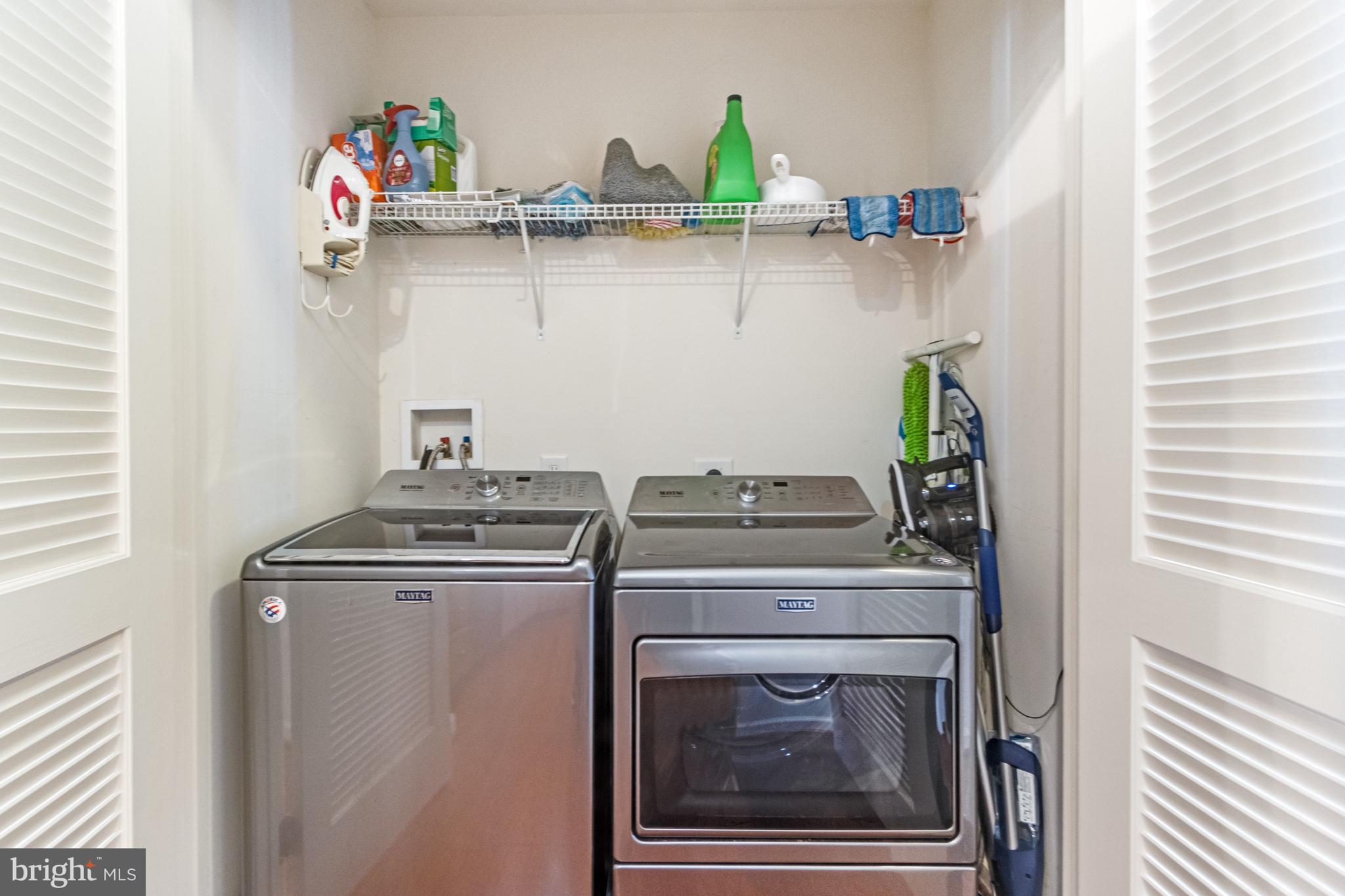 WINDHURST MANOR - Residential