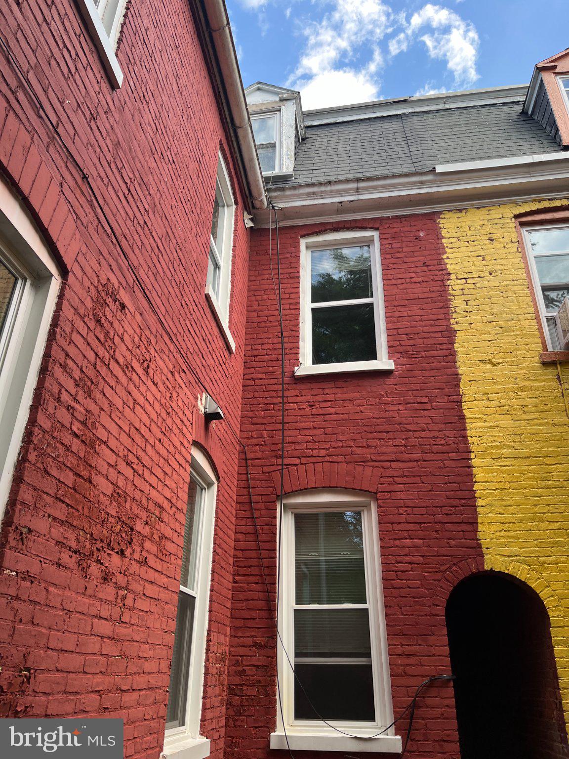 348 E NEW STREET