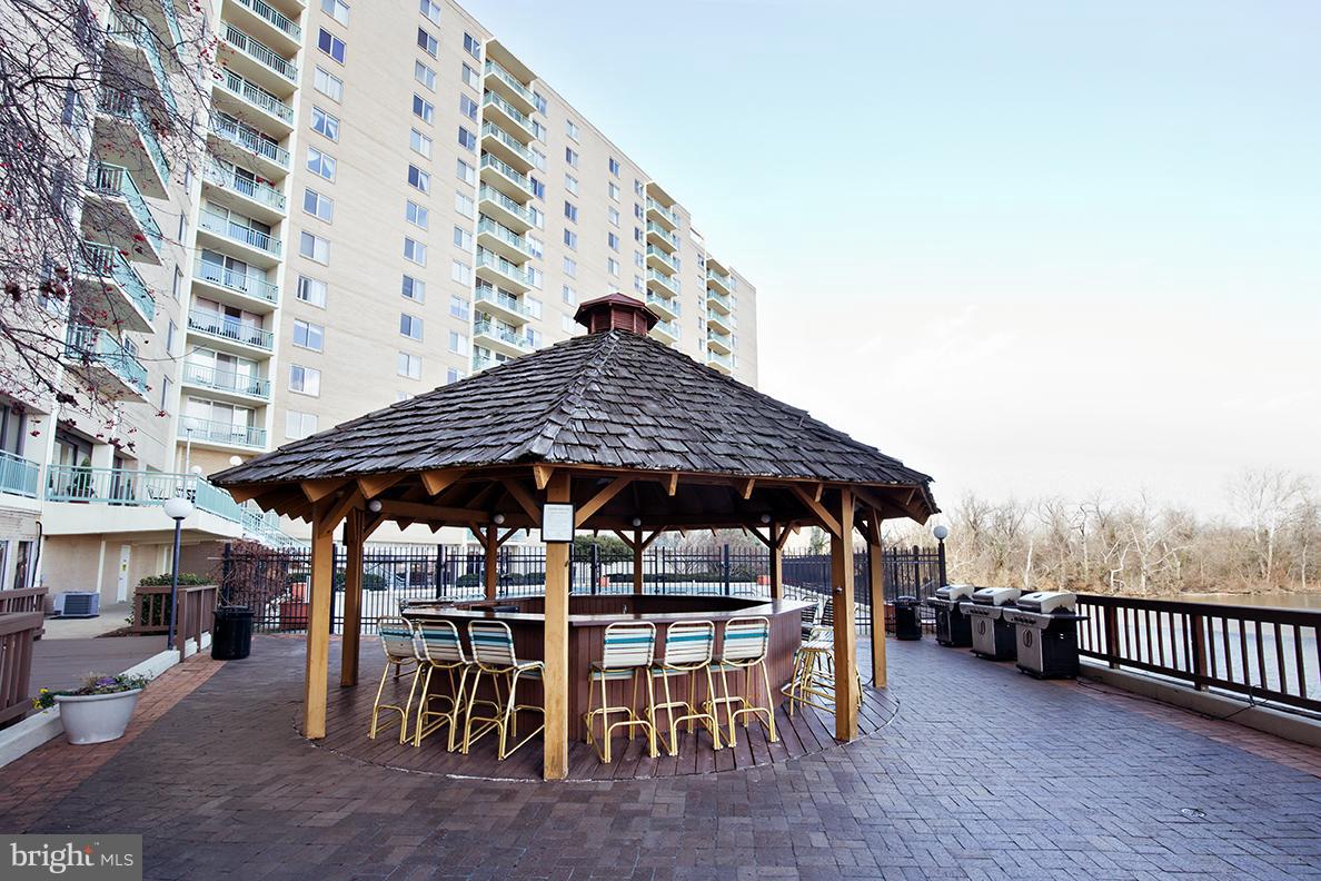 MARINA TOWERS - Residential