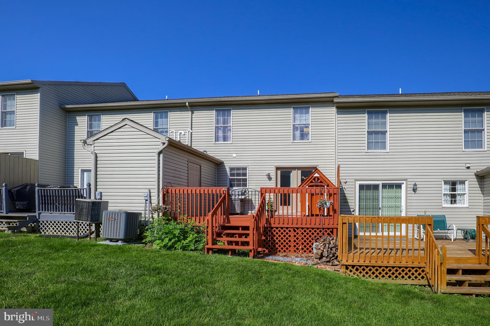 COUNTRY CIRCLE - Residential