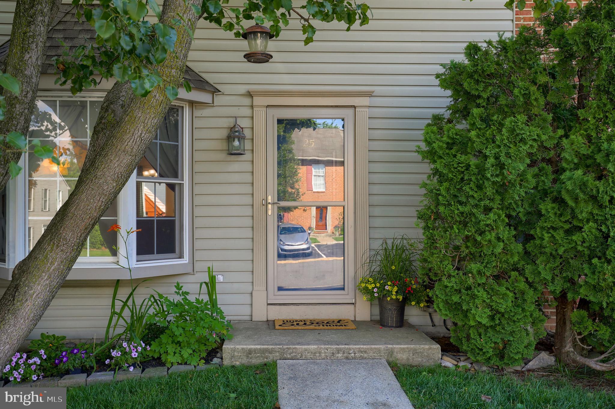 COUNTRY CIRCLE - Residential