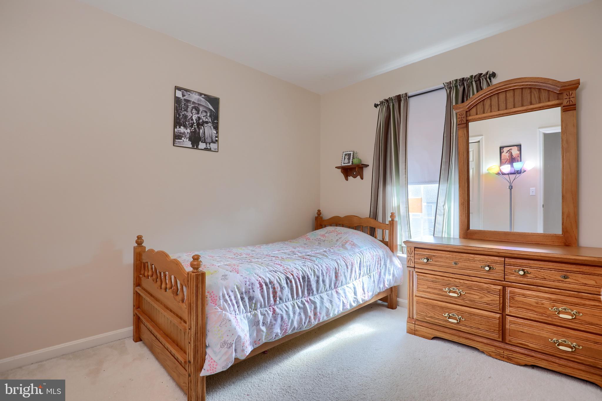 COUNTRY CIRCLE - Residential