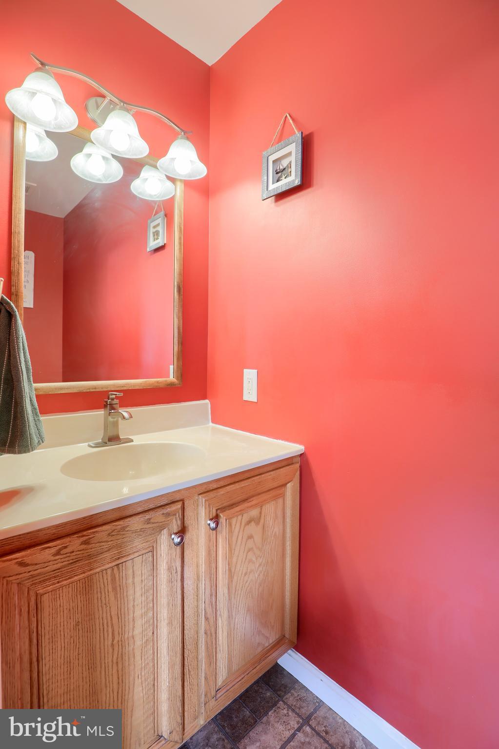 COUNTRY CIRCLE - Residential