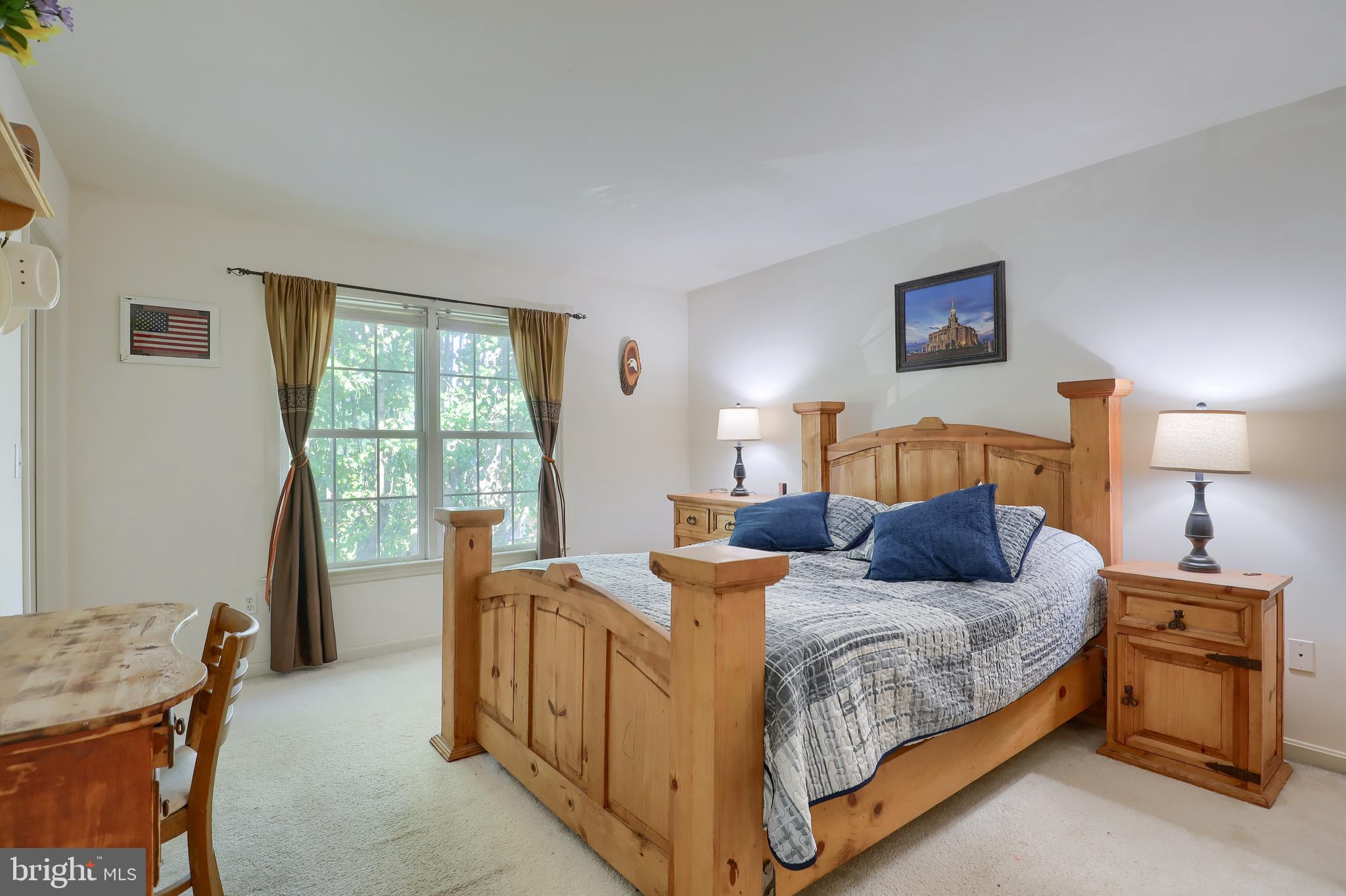 COUNTRY CIRCLE - Residential