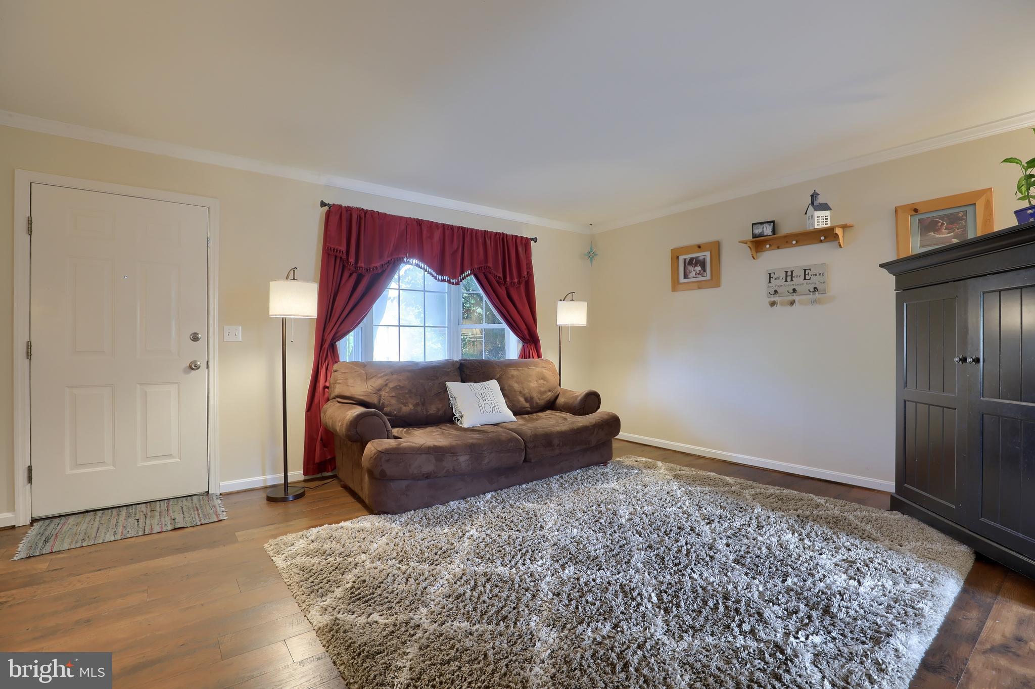 COUNTRY CIRCLE - Residential