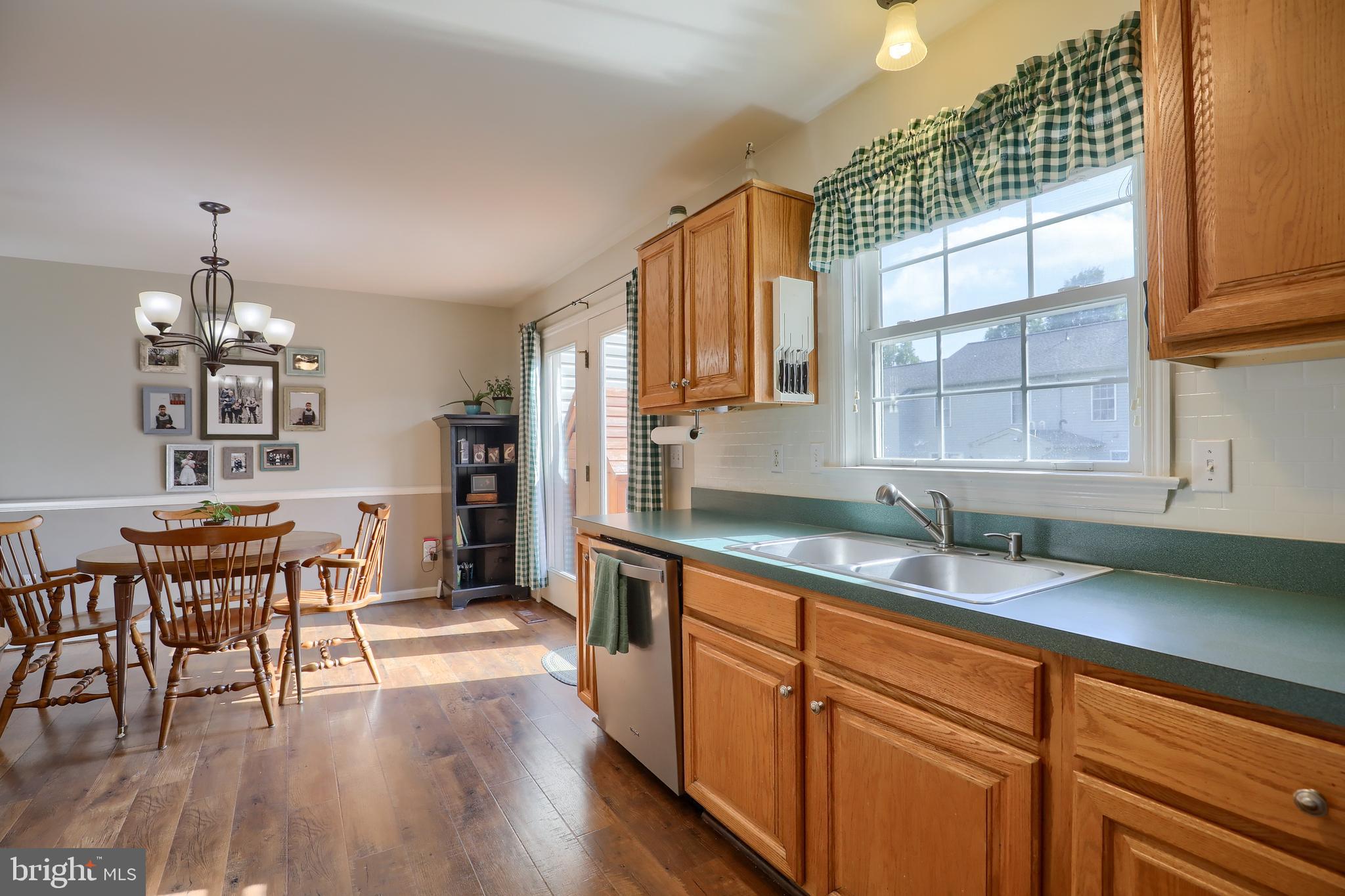 COUNTRY CIRCLE - Residential