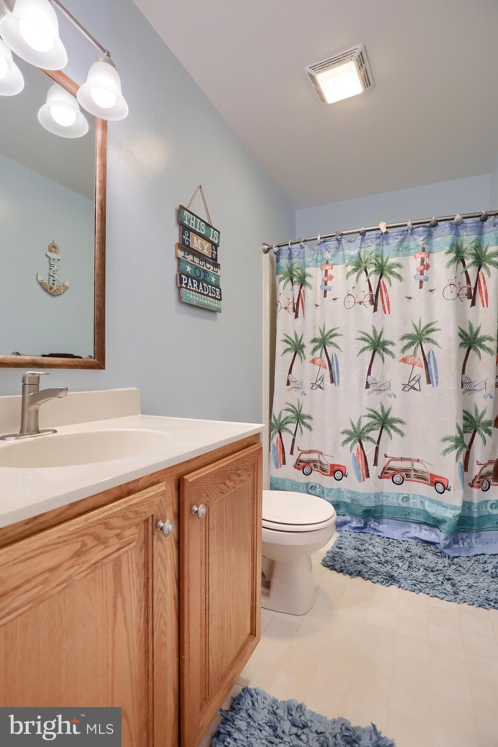 COUNTRY CIRCLE - Residential