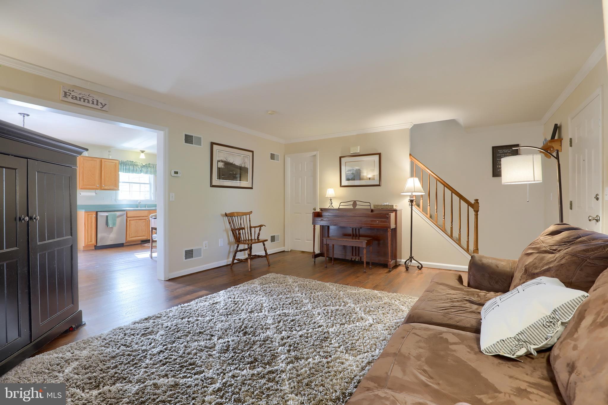 COUNTRY CIRCLE - Residential