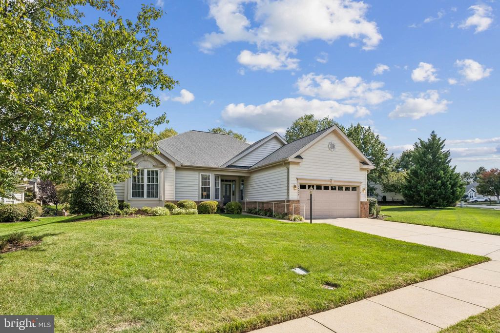 Photo of 14015 Breeders Cup Drive, GAINESVILLE, VA 20155 (MLS # VAPW2105380)