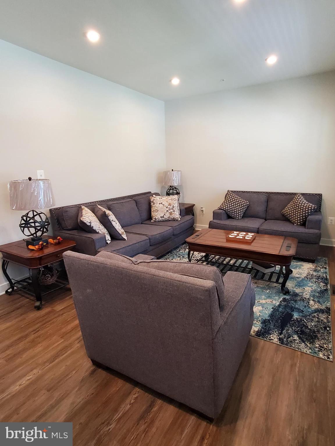 CHRISTOPHER POINTE - Residential