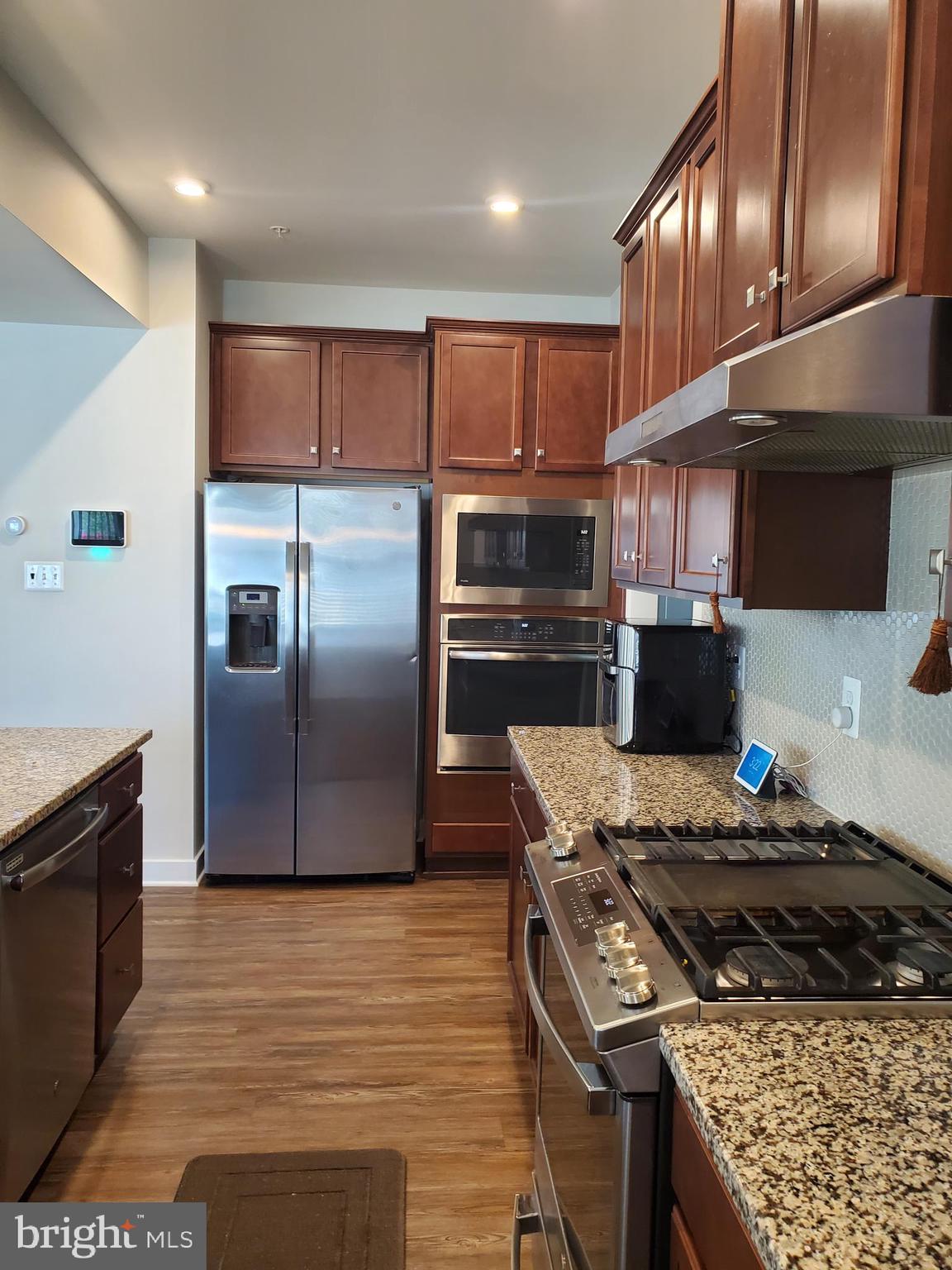 CHRISTOPHER POINTE - Residential