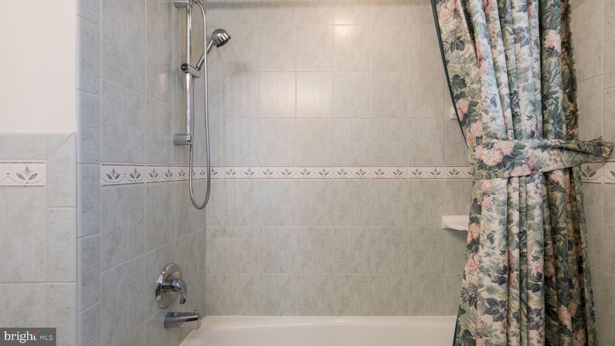 BROOKDALE GDNS - Residential